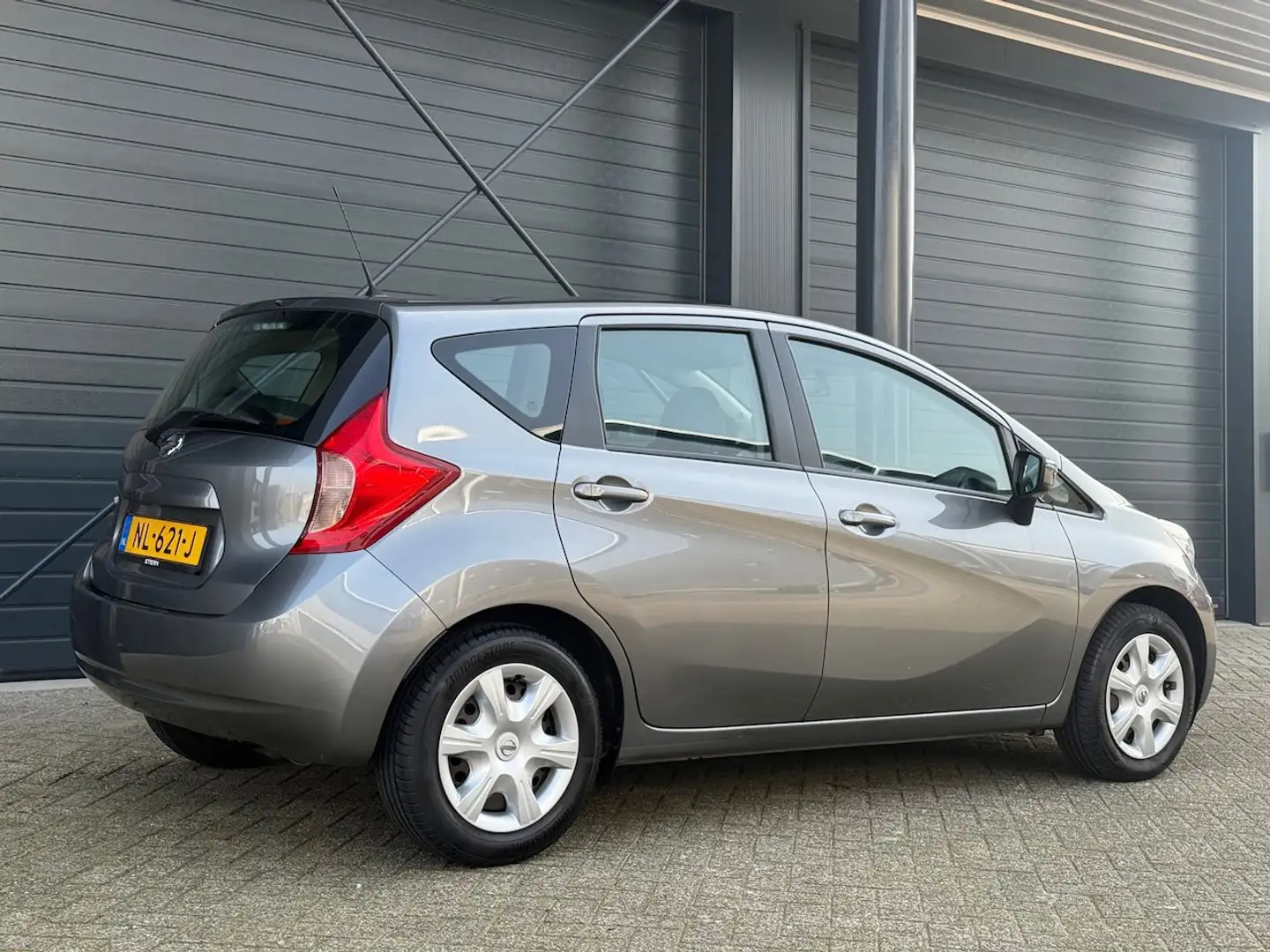 Nissan Note 1.2 Acenta, Cruise control, Bluetooth, NL auto, NA Grau - 2