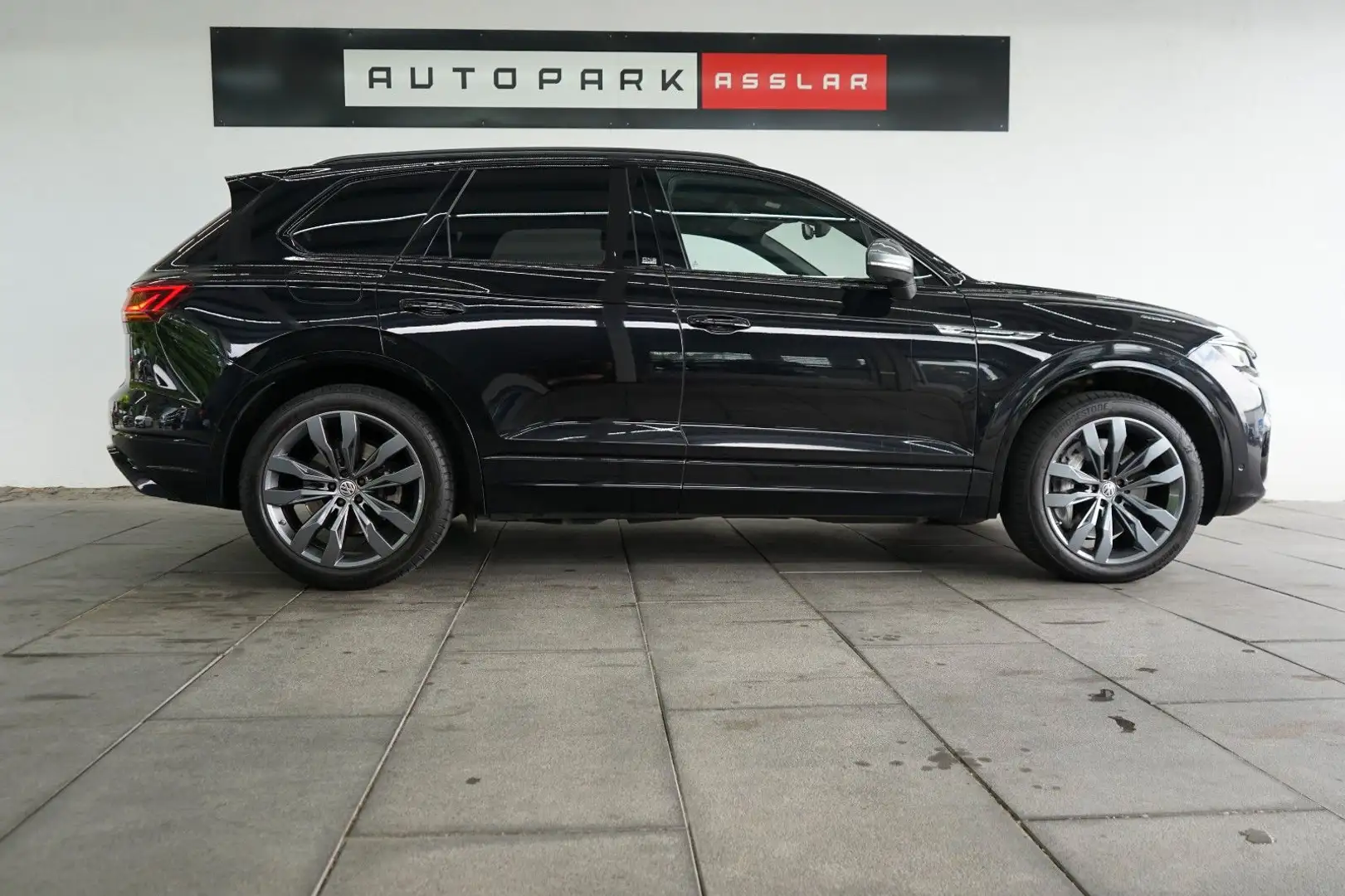 Volkswagen Touareg 4.0 TDI One Million 4Motion*MEGA-SPEC ! Schwarz - 2