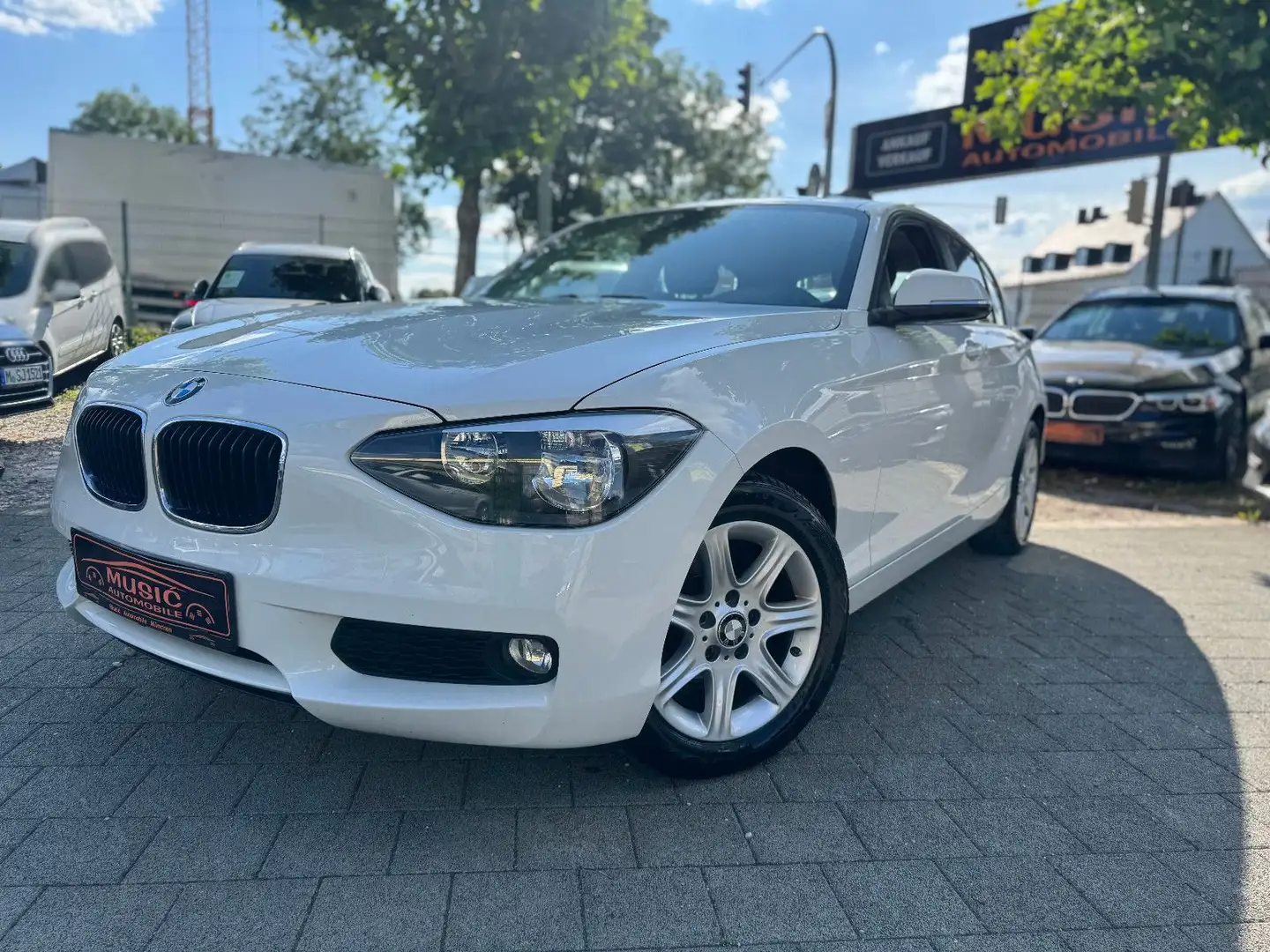 BMW 114 Baureihe 1 Lim. 5-trg. 114 i Weiß - 2