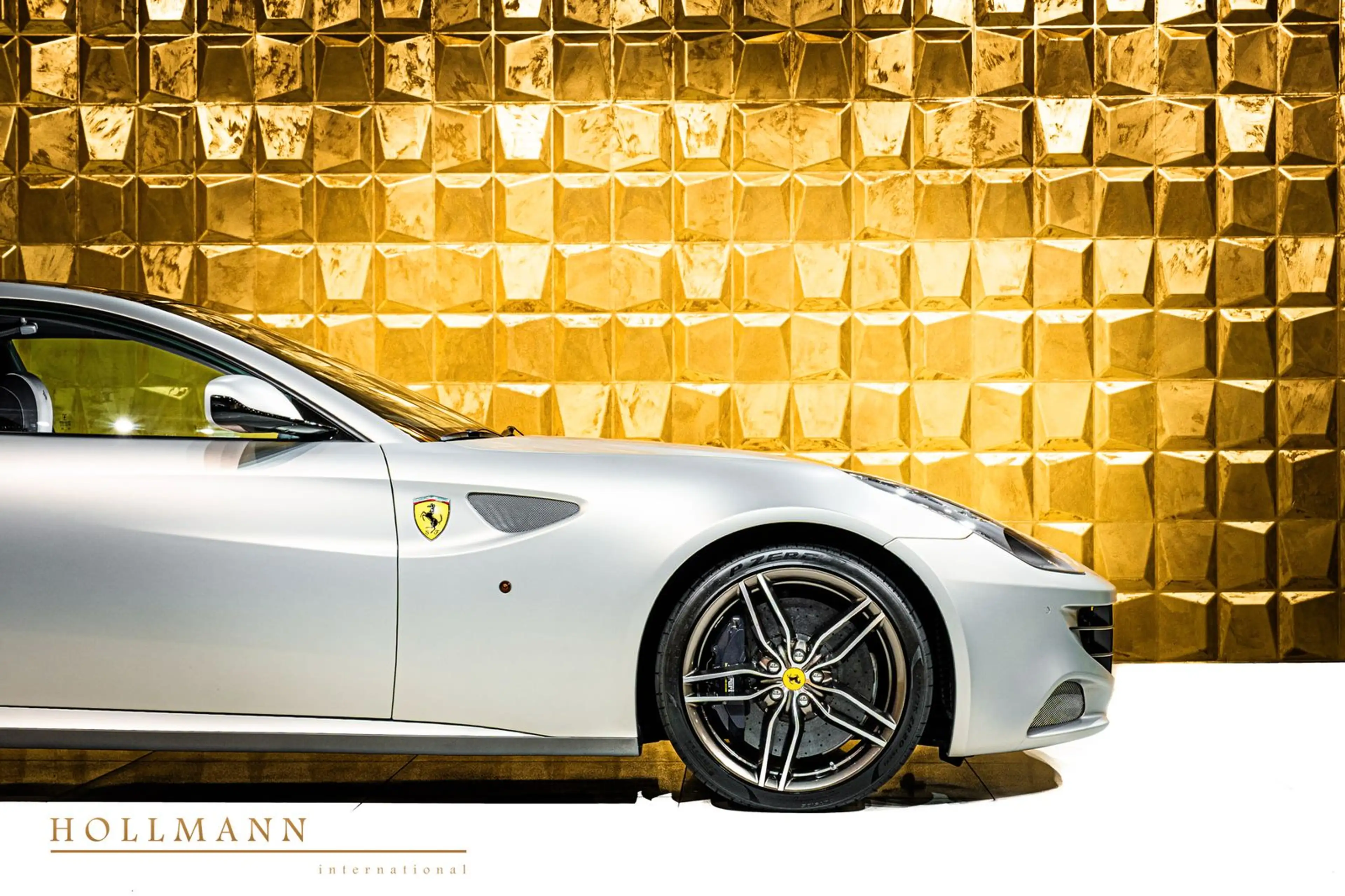 Ferrari FF CARBON + PASSENGER DISPLAY + PANORAMA + LIFT — photo 12