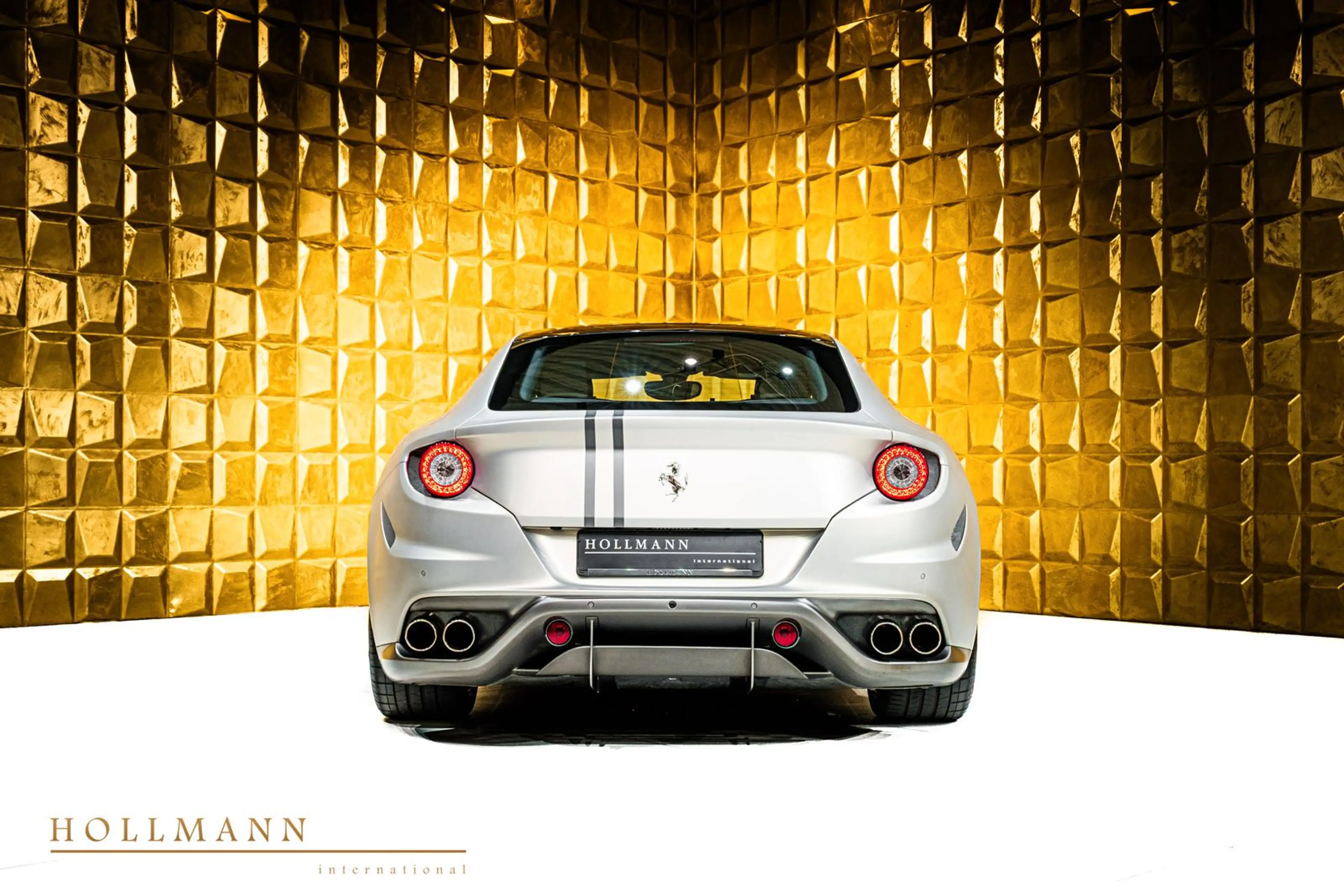 Ferrari FF CARBON + PASSENGER DISPLAY + PANORAMA + LIFT — photo 4