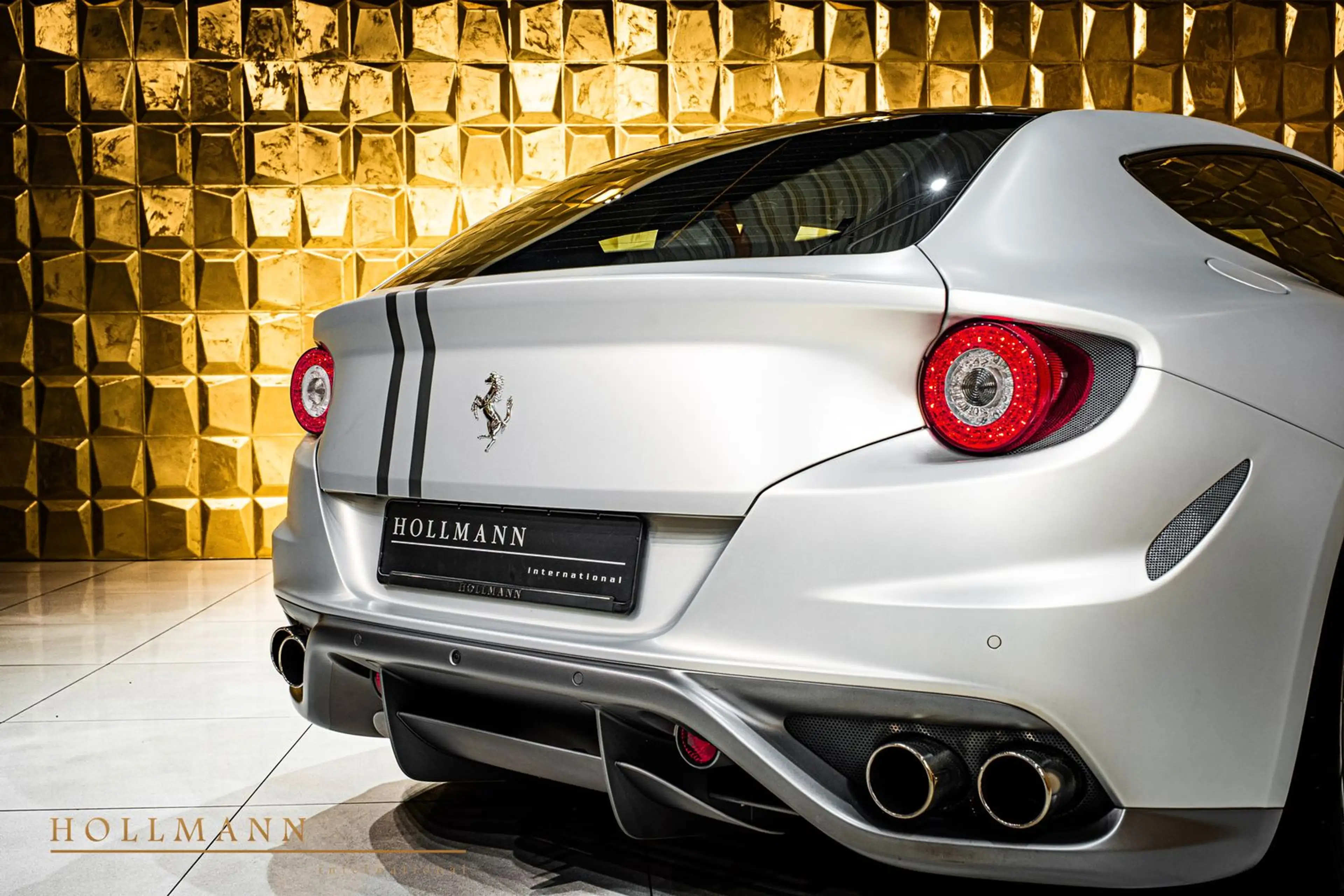 Ferrari FF CARBON + PASSENGER DISPLAY + PANORAMA + LIFT — photo 10