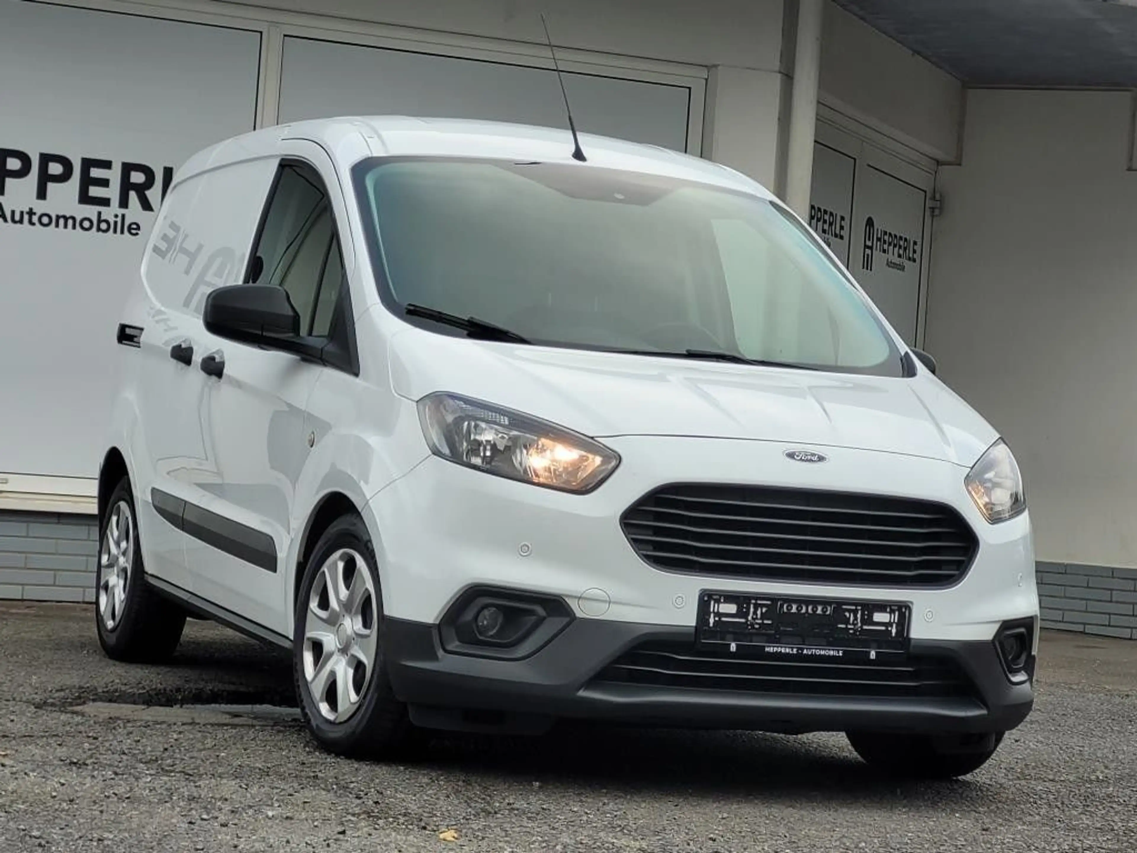 Ford Transit Courier Trend KLIMA+NAVI+TEMP+PDC+KAMERA