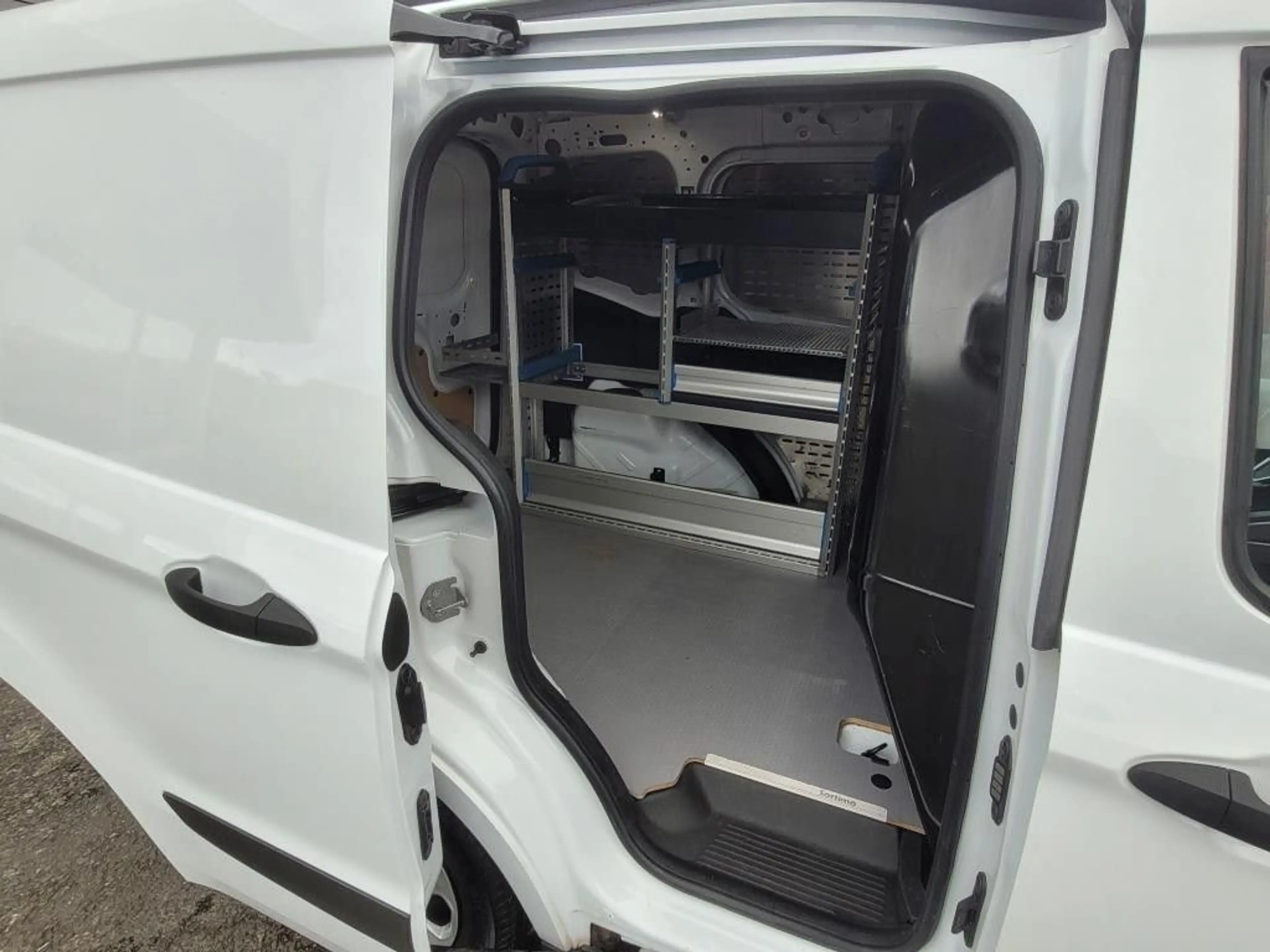 Ford Transit Courier Trend KLIMA+NAVI+TEMP+PDC+KAMERA — photo 10