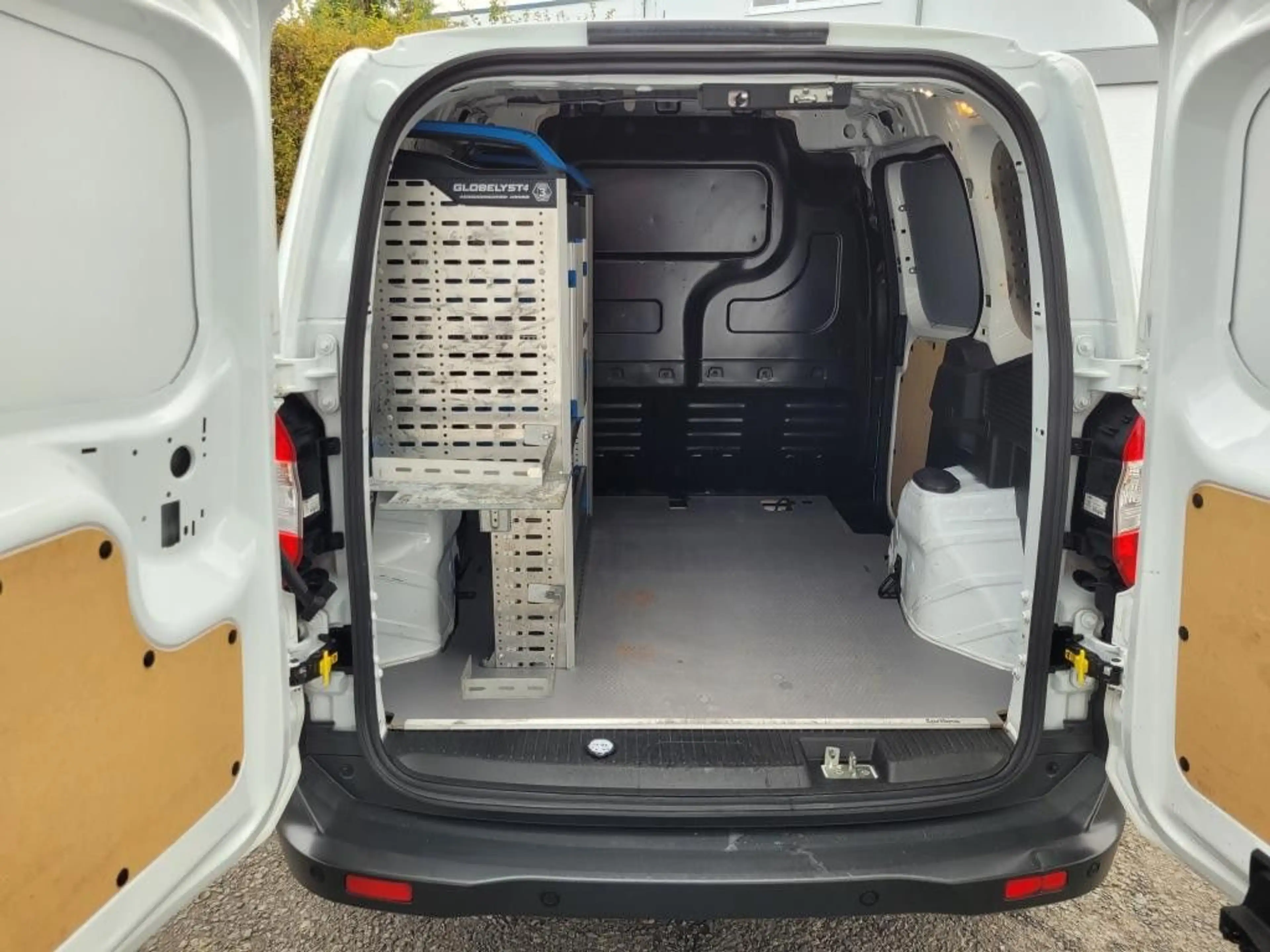 Ford Transit Courier Trend KLIMA+NAVI+TEMP+PDC+KAMERA — photo 9