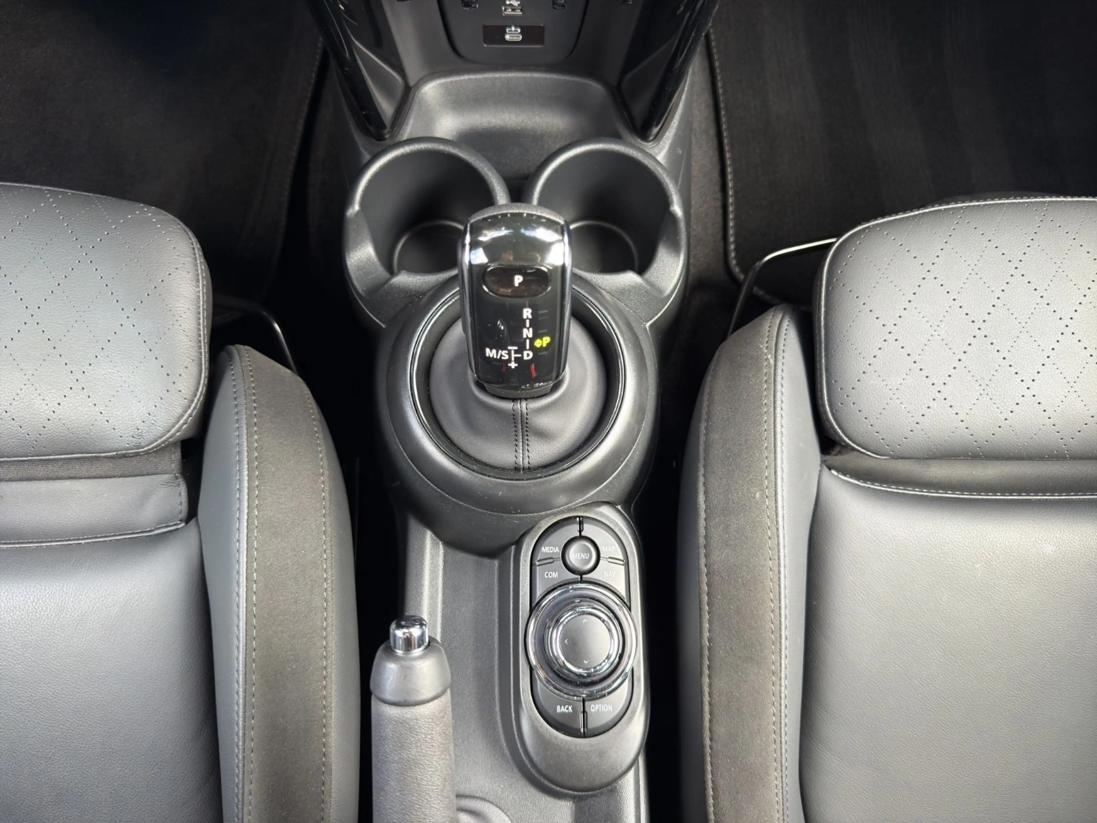 MINI Cooper S COOPER S 5-trg. Mini Yours LED RFK LEDER NAVI — photo 20