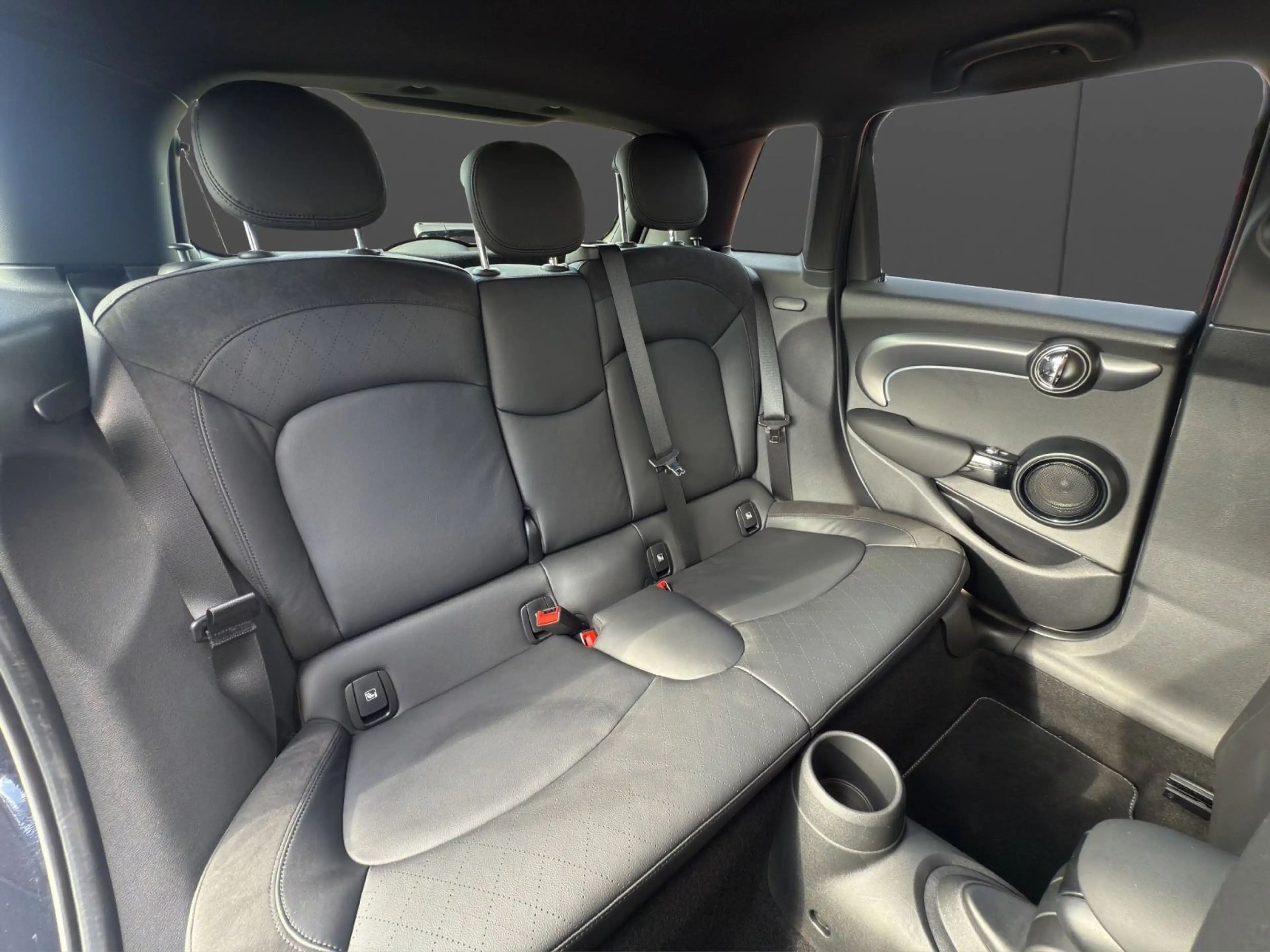 MINI Cooper S COOPER S 5-trg. Mini Yours LED RFK LEDER NAVI — photo 23