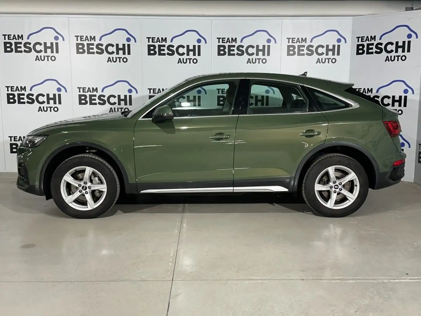Audi Q5 SPORTBACK 40 TDI quattro S tronic Advanced Zelená - 2