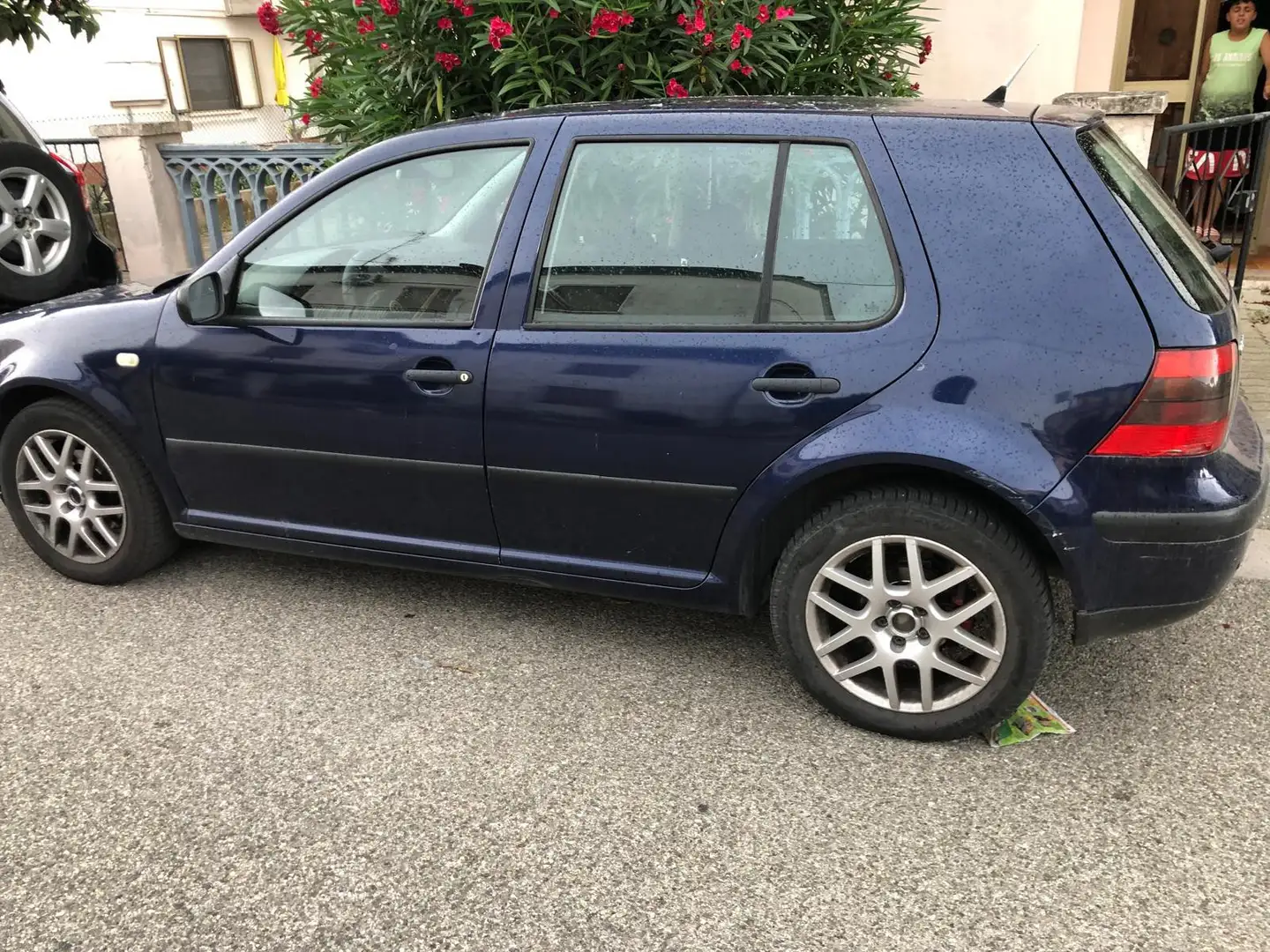 Volkswagen Golf - 2