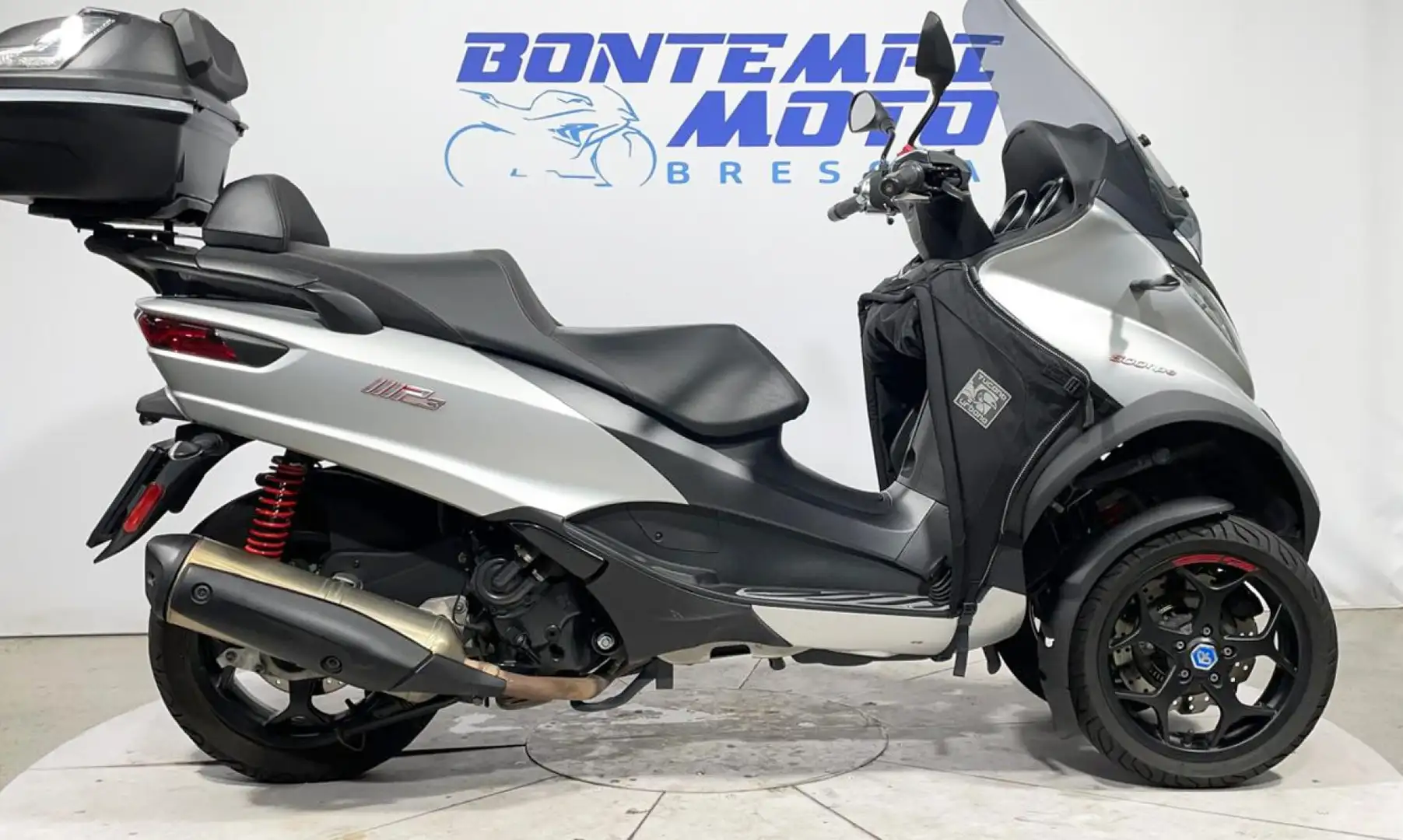 Piaggio MP3 2023 MP3 500 HPE - SOLO 12000 KM + BAULE +TUCA Argento - 1
