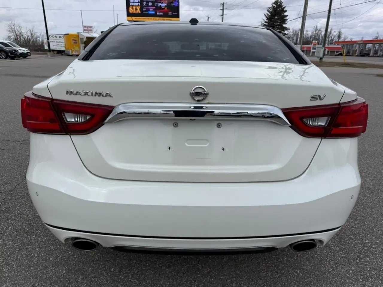 Nissan Maxima снимка Nissan Maxima