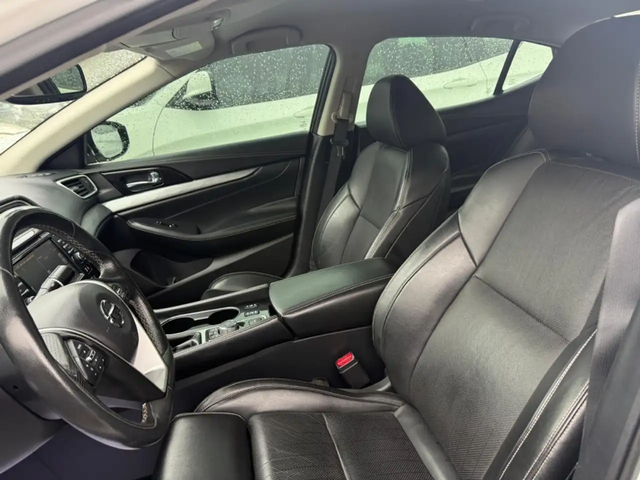 Nissan Maxima снимка Nissan Maxima