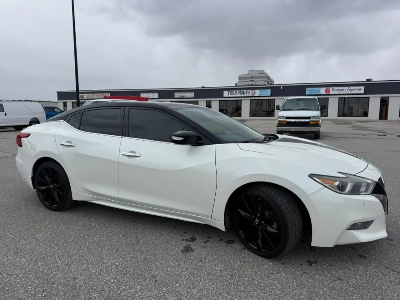 Nissan Maxima снимка Nissan Maxima