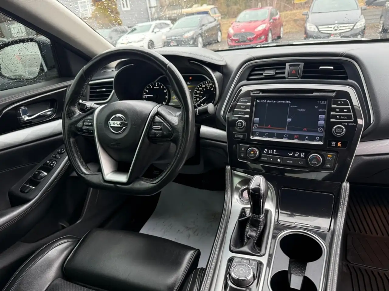 Nissan Maxima снимка Nissan Maxima