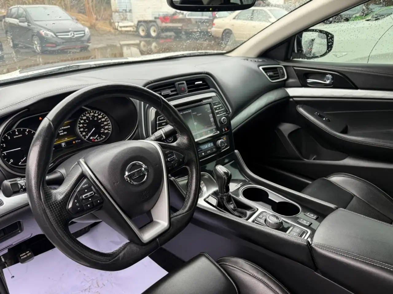 Nissan Maxima снимка Nissan Maxima
