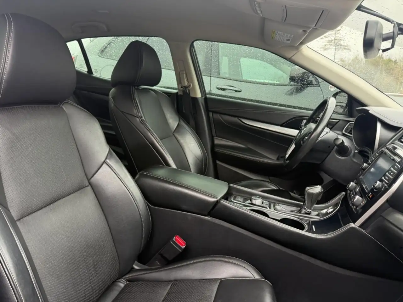 Nissan Maxima снимка Nissan Maxima