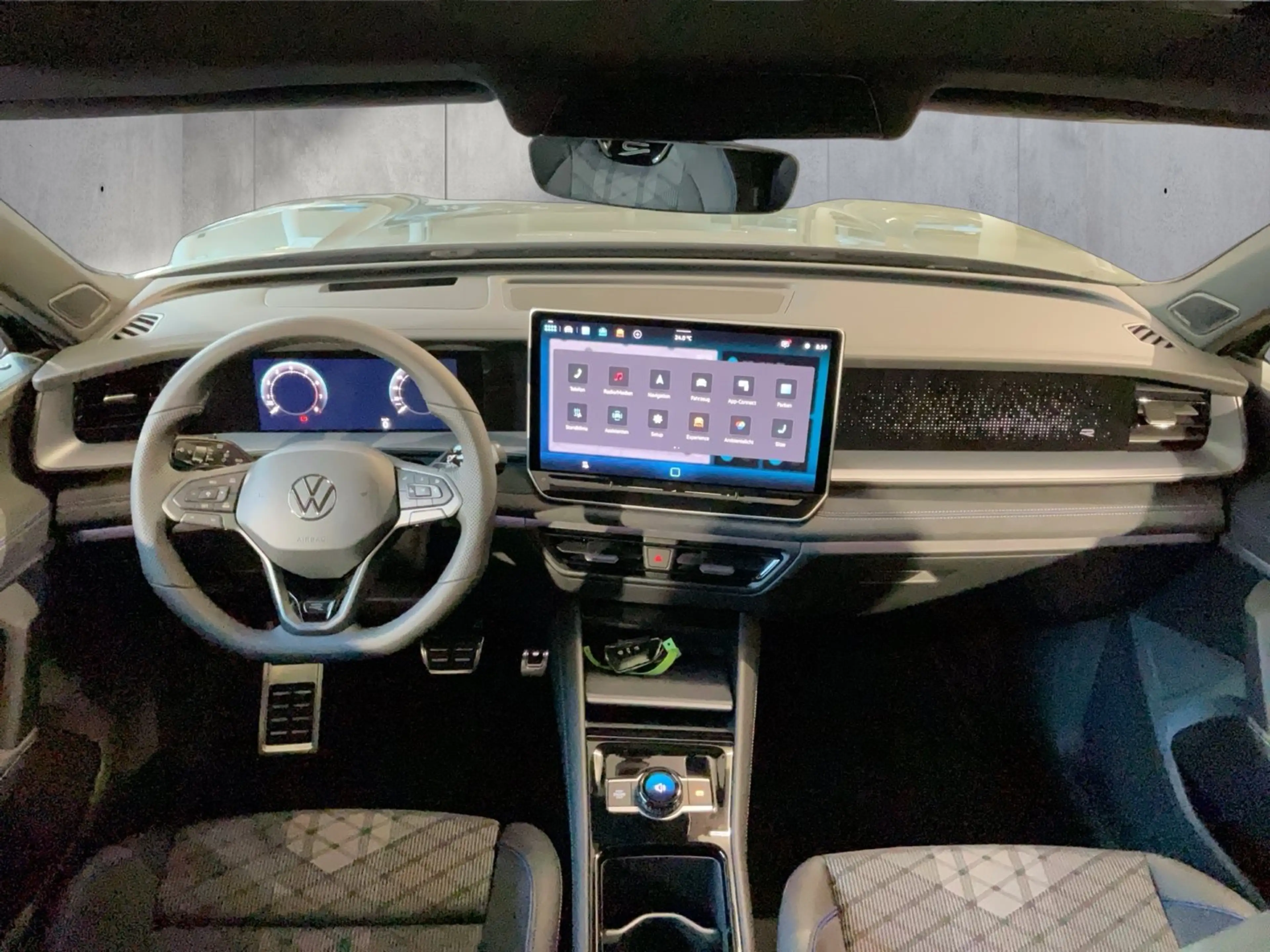 Volkswagen Tayron Sport eTSI DSG — photo 11