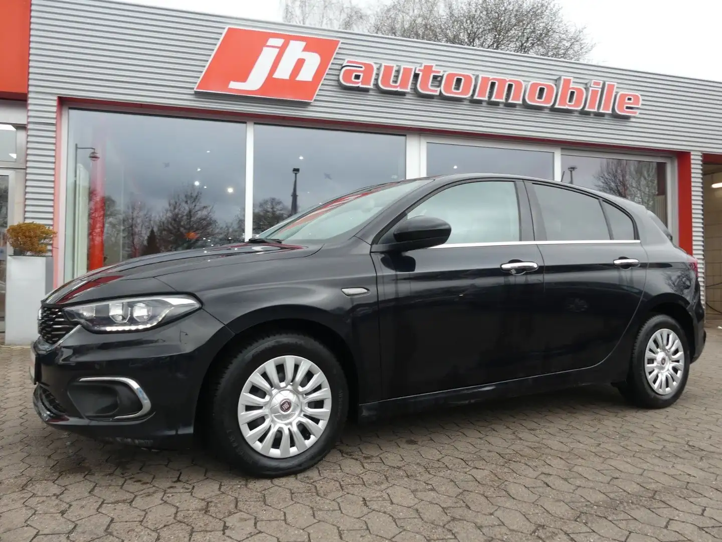 Fiat Tipo Lounge Navi*Sitzheizung*Klima*Kamera*ab249€ Schwarz - 1