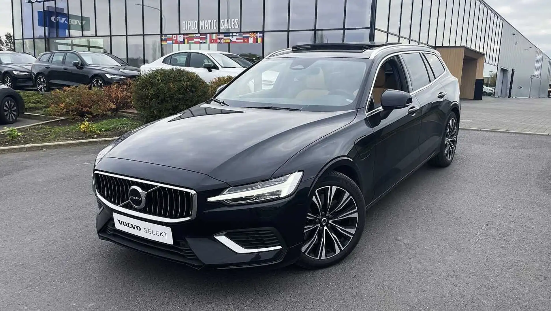 Volvo V60 Recharge Plus, T6 AWD plug-in hybrid ' JAMAIS IMMA Noir - 1