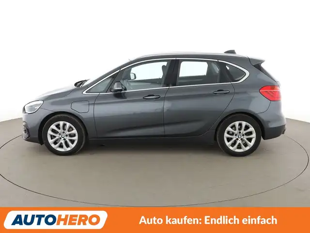 BMW 2 Series view 3