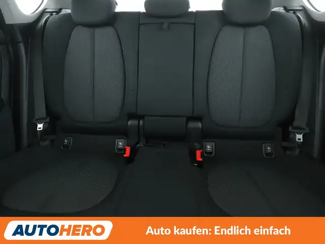 BMW 2 Series view 15