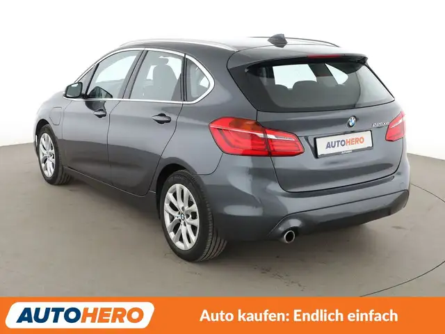 BMW 2 Series view 4