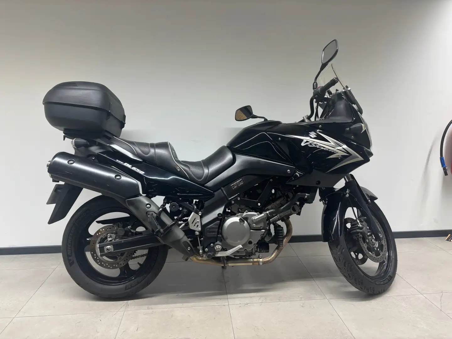 Suzuki V-Strom 650 - 1