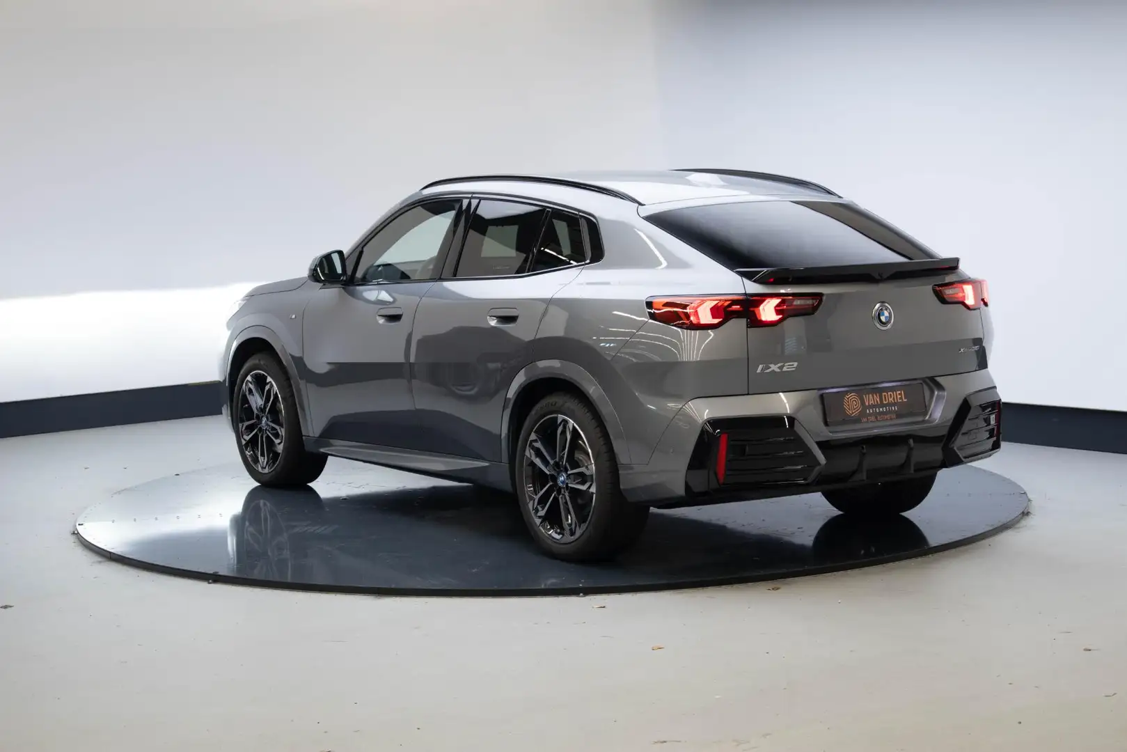 BMW iX2 xDrive30 67 kWh BMW iX2 xDrive30 67kWh | M-Sport | Gri - 2