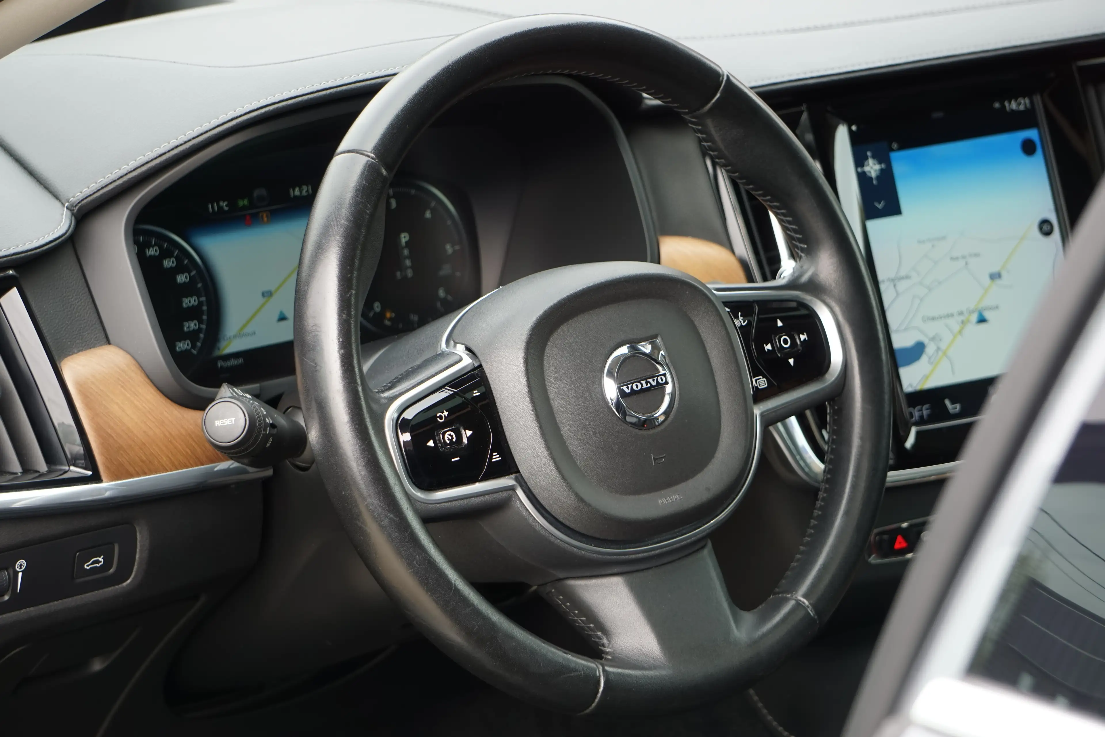 Volvo S90 2.0 D4 Inscription AUTO COCKPIT FULL-LED CAM360 — photo 8