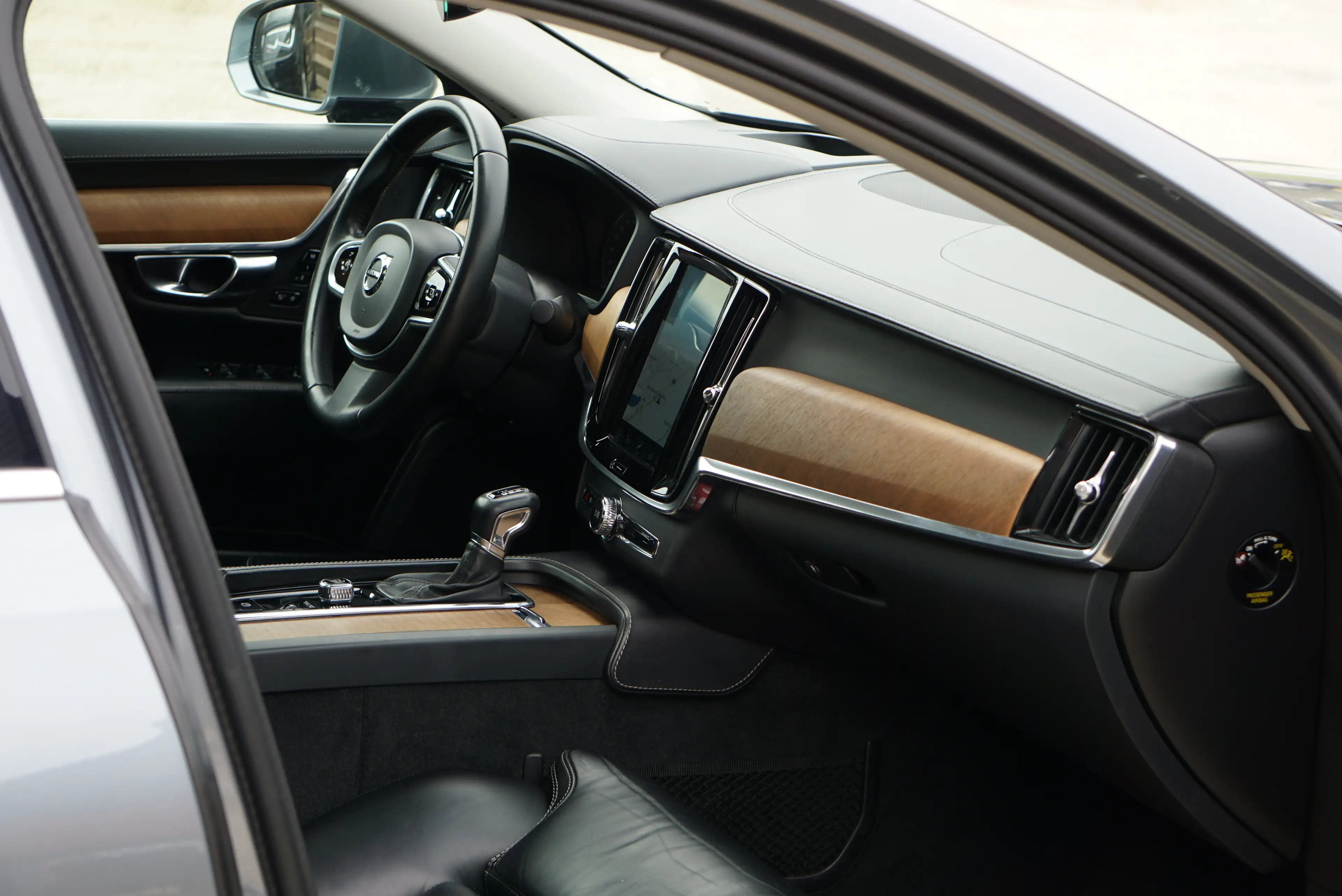 Volvo S90 2.0 D4 Inscription AUTO COCKPIT FULL-LED CAM360 — photo 11