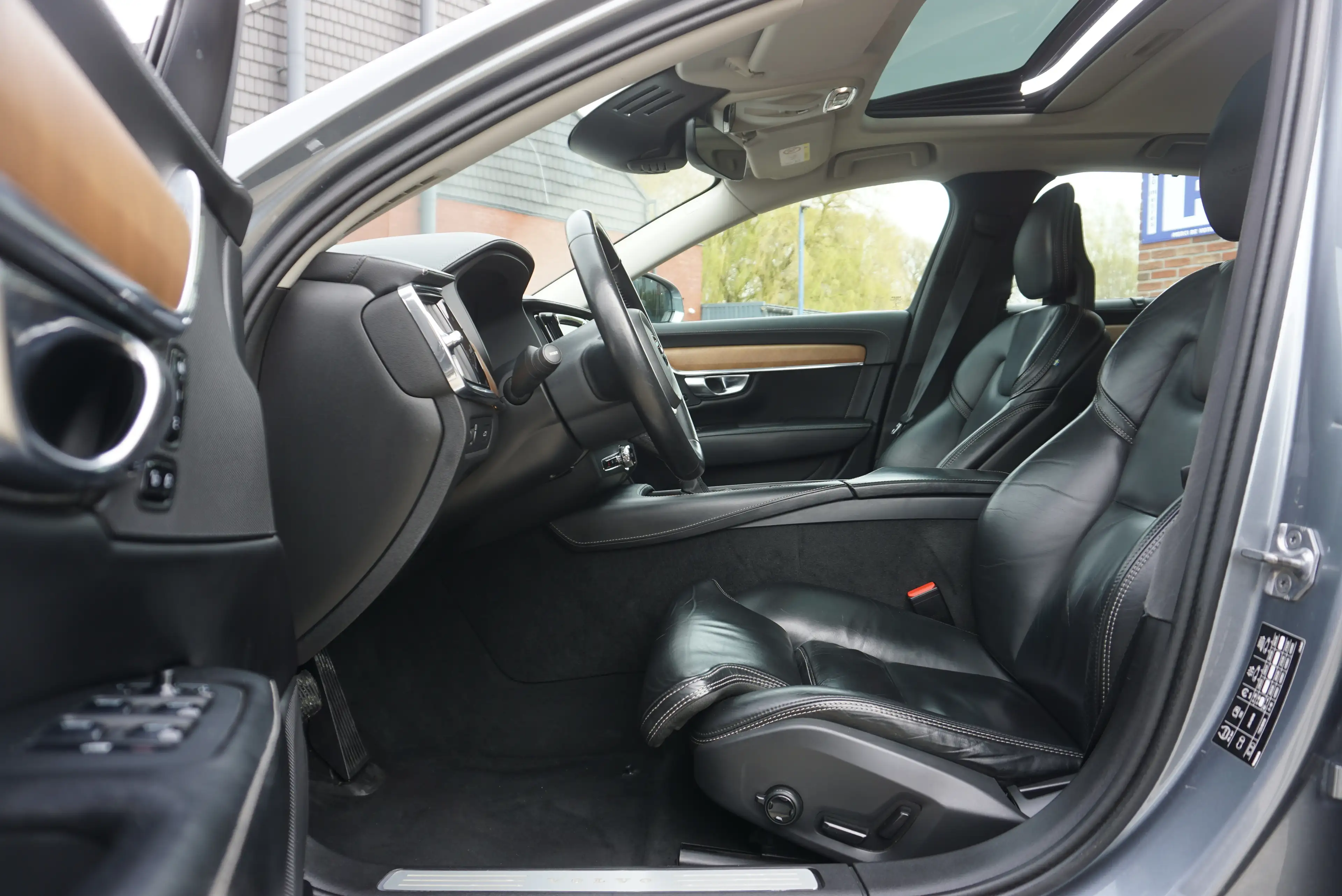 Volvo S90 2.0 D4 Inscription AUTO COCKPIT FULL-LED CAM360 — photo 9