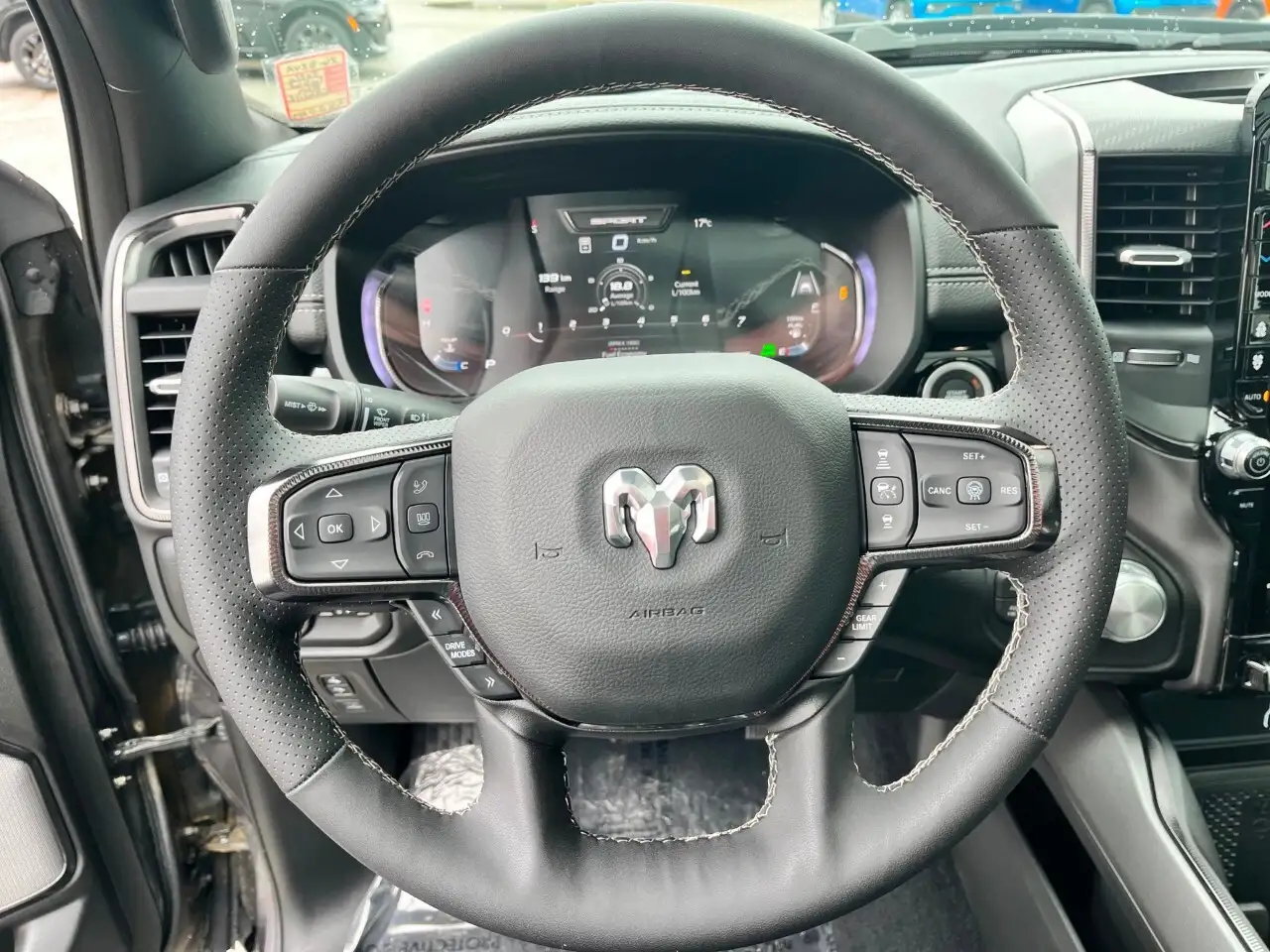 RAM 1500 снимка RAM 1500