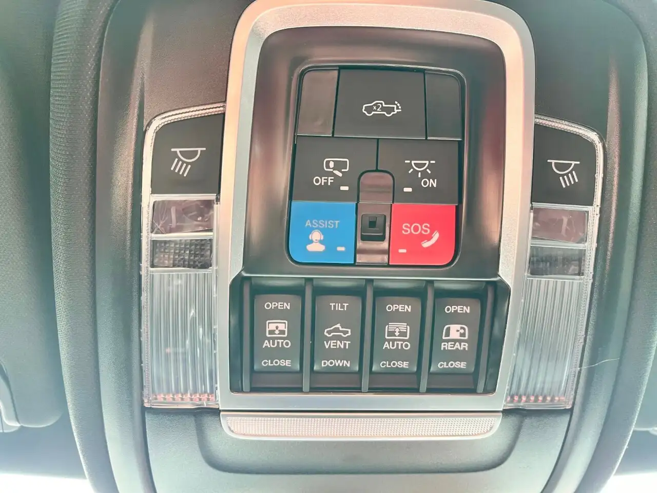 RAM 1500 снимка RAM 1500