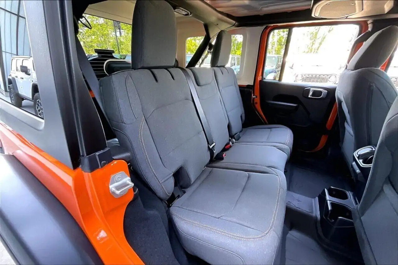 Jeep Wrangler снимка Jeep Wrangler
