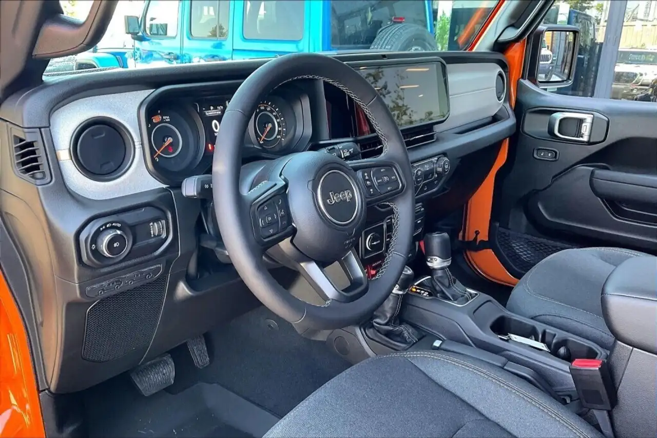 Jeep Wrangler снимка Jeep Wrangler