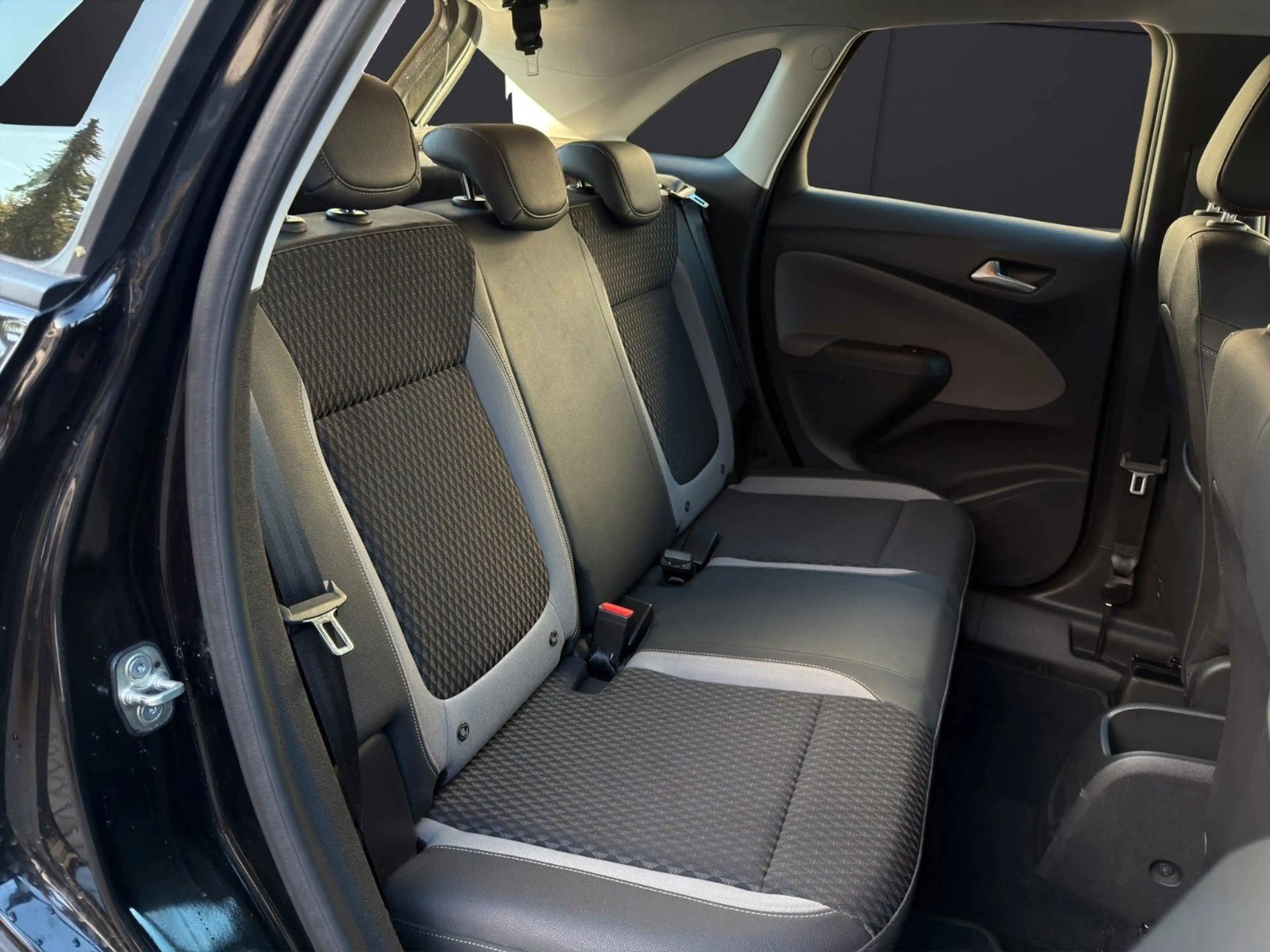 Opel Crossland X 1.2 Innovation AUT. NAVI SHZ KAM — photo 14
