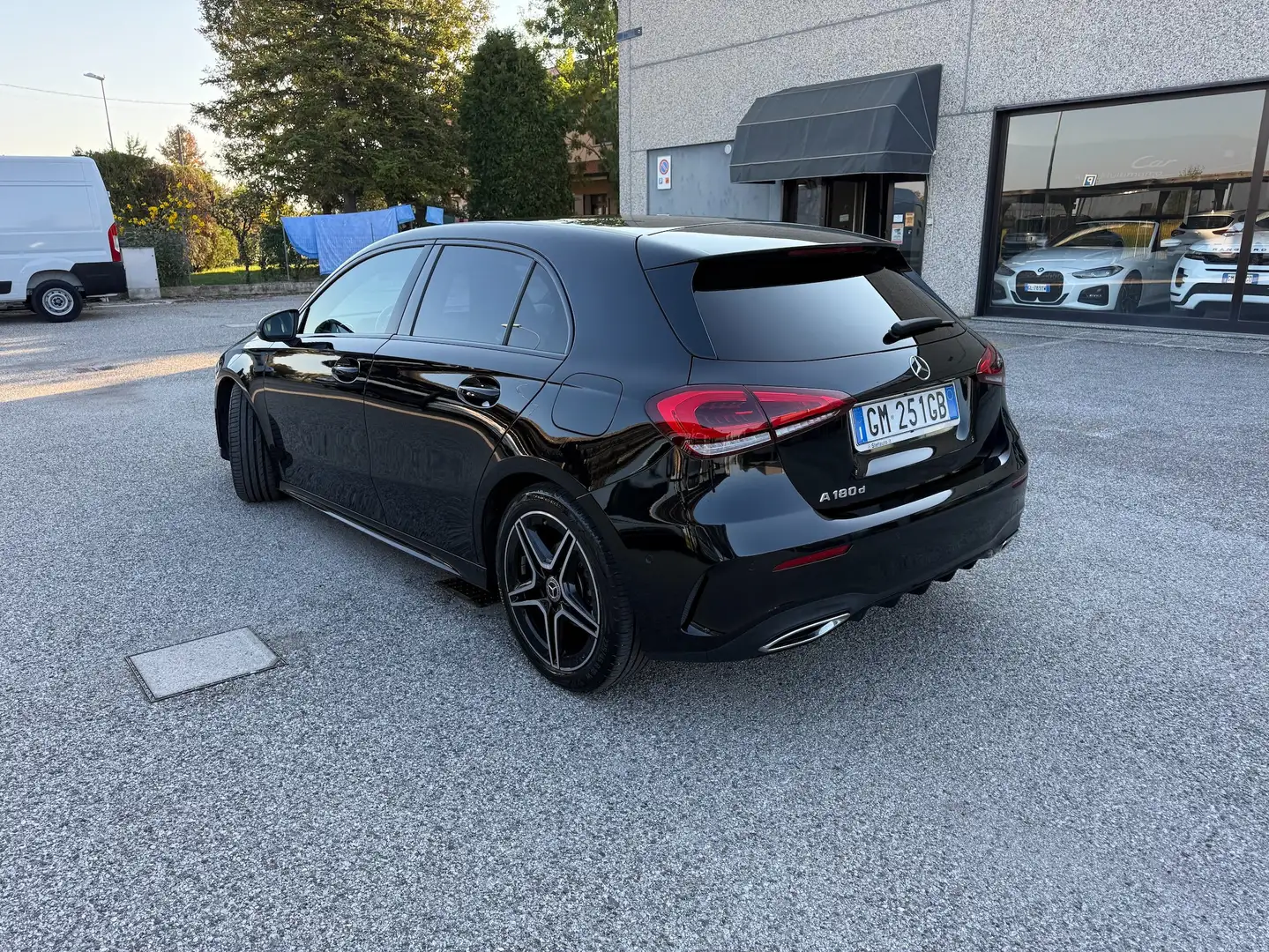 Mercedes-Benz A 180 d Premium Night edition AMG , Unico proprietario Nero - 2