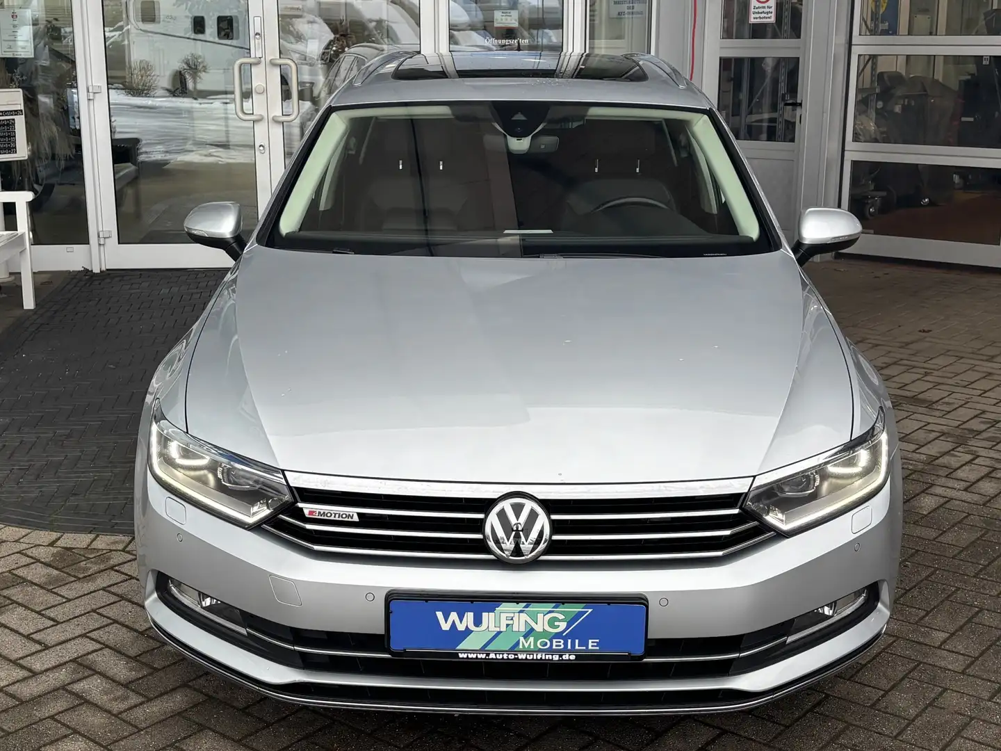 Volkswagen Passat 2.0TDI Highline DSG 4Motion Pano Navi ACC Argent - 2