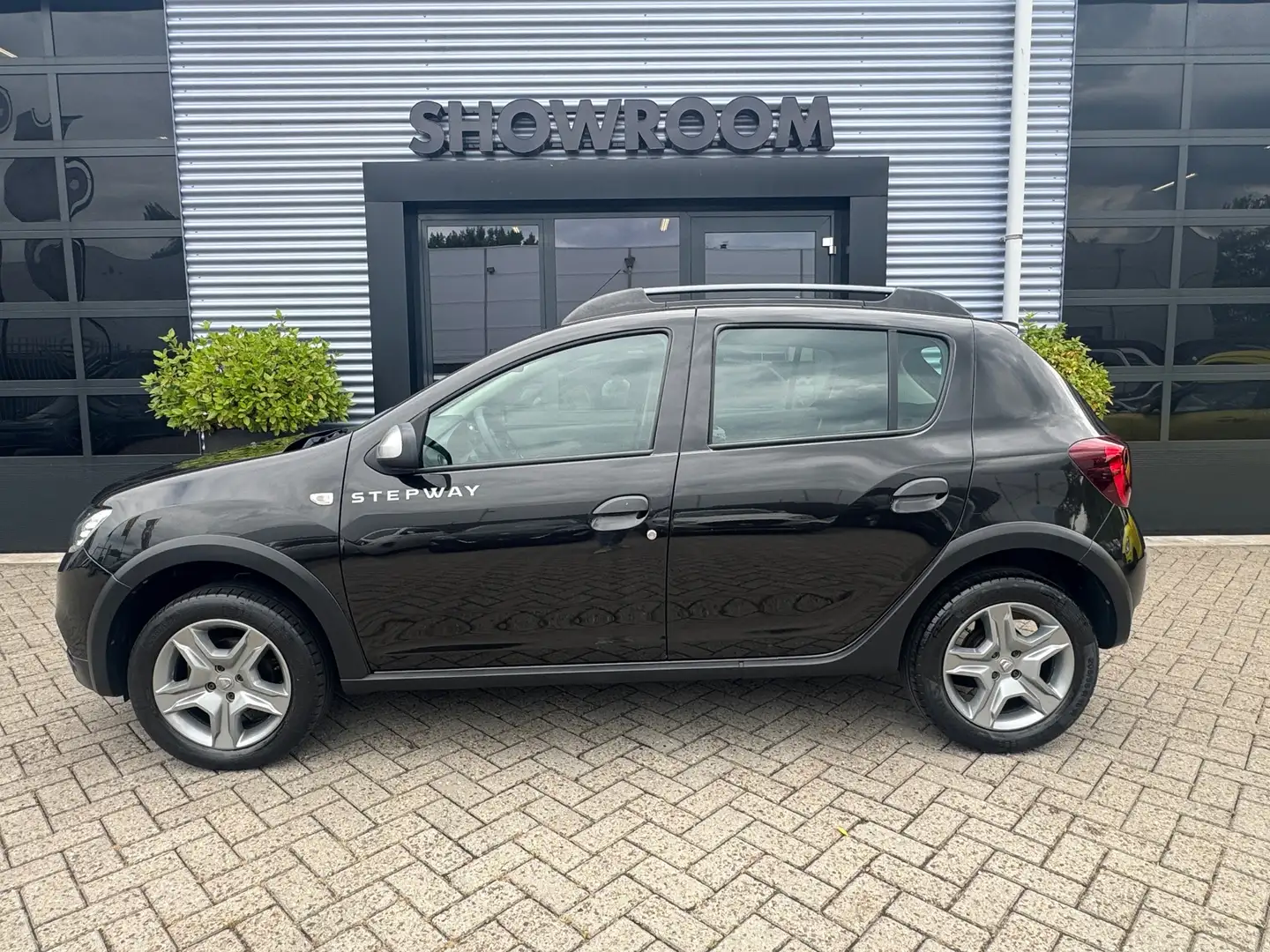 Dacia Sandero 0.9 TCe SL Stepway Automaat|Navi|Camera Zwart - 2