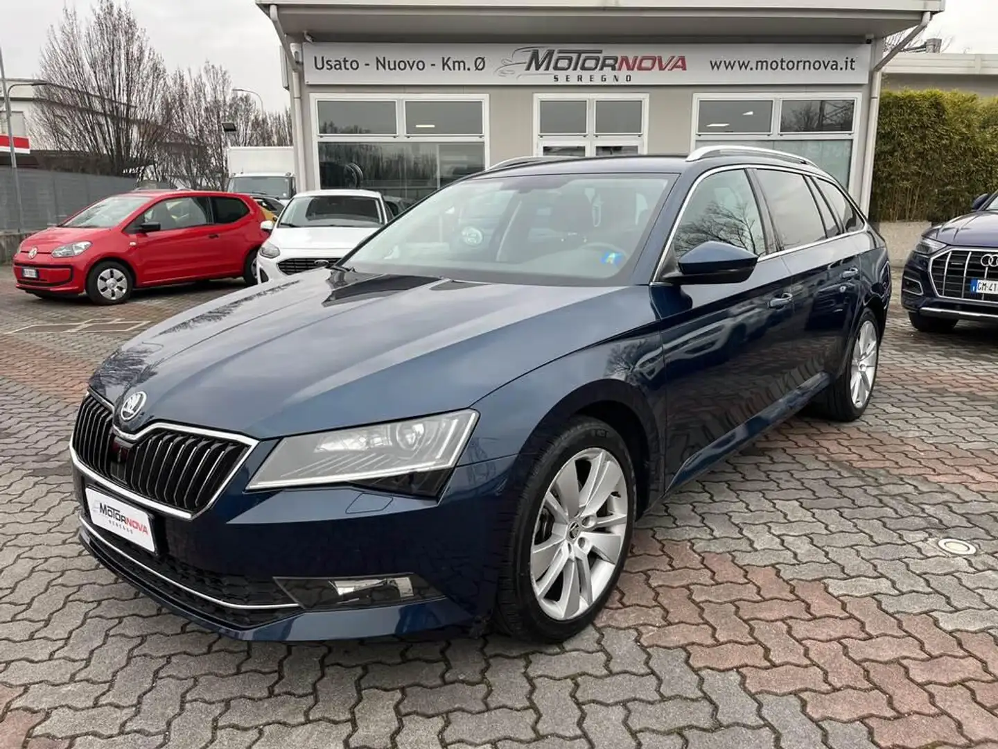 Skoda Superb Wagon 1.5 tsi Executive dsg Blau - 1