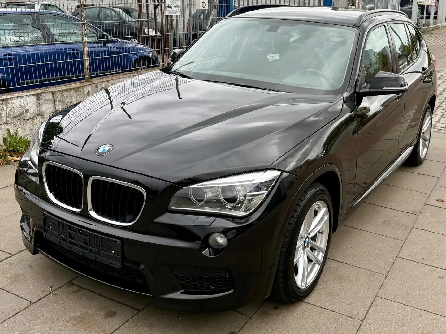 BMW X1 Baureihe X1 18 i sDrive / TÜV NEU Schwarz - 2