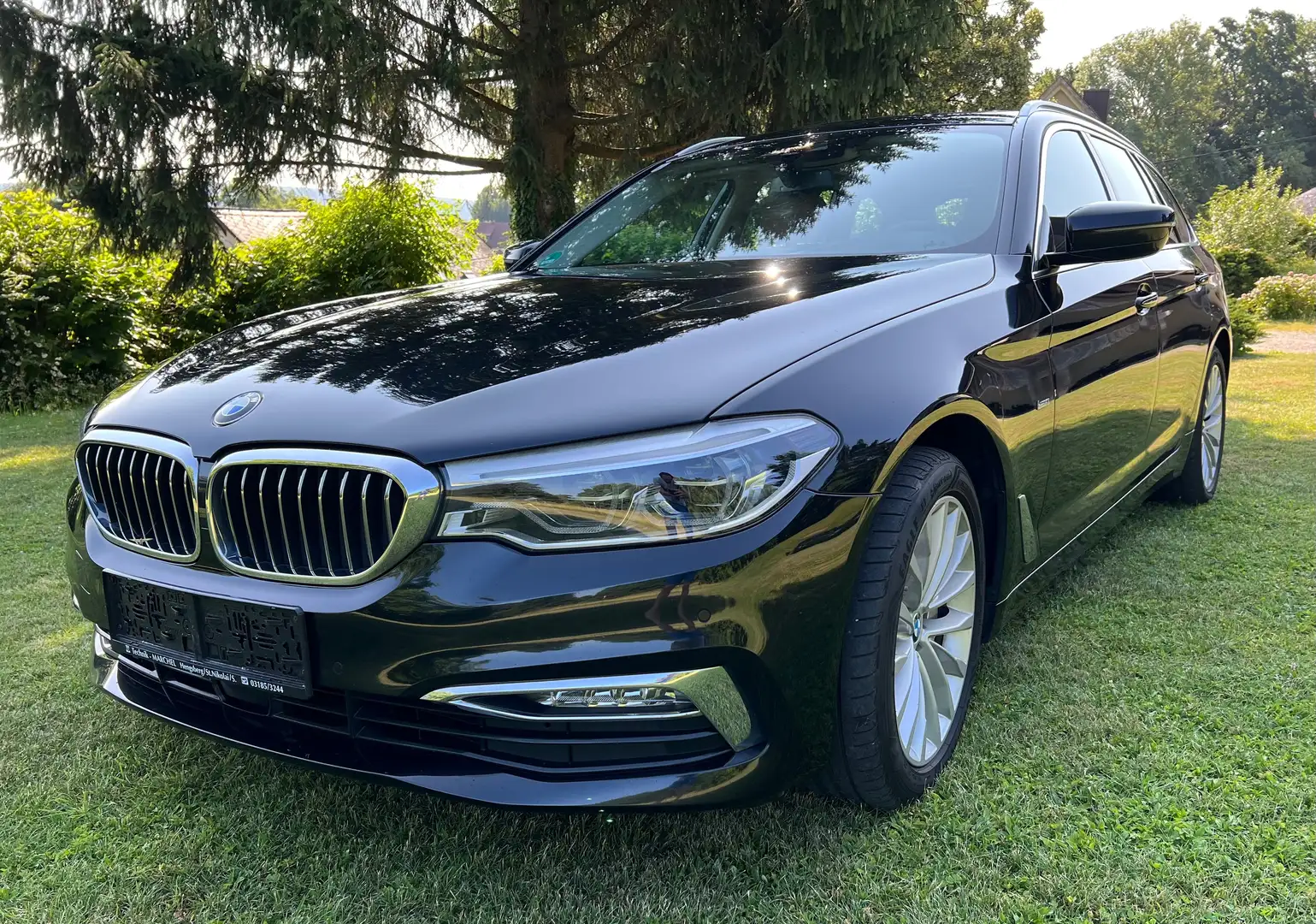 BMW 525 BMW 525d Touring Aut. Luxury Line Fekete - 1