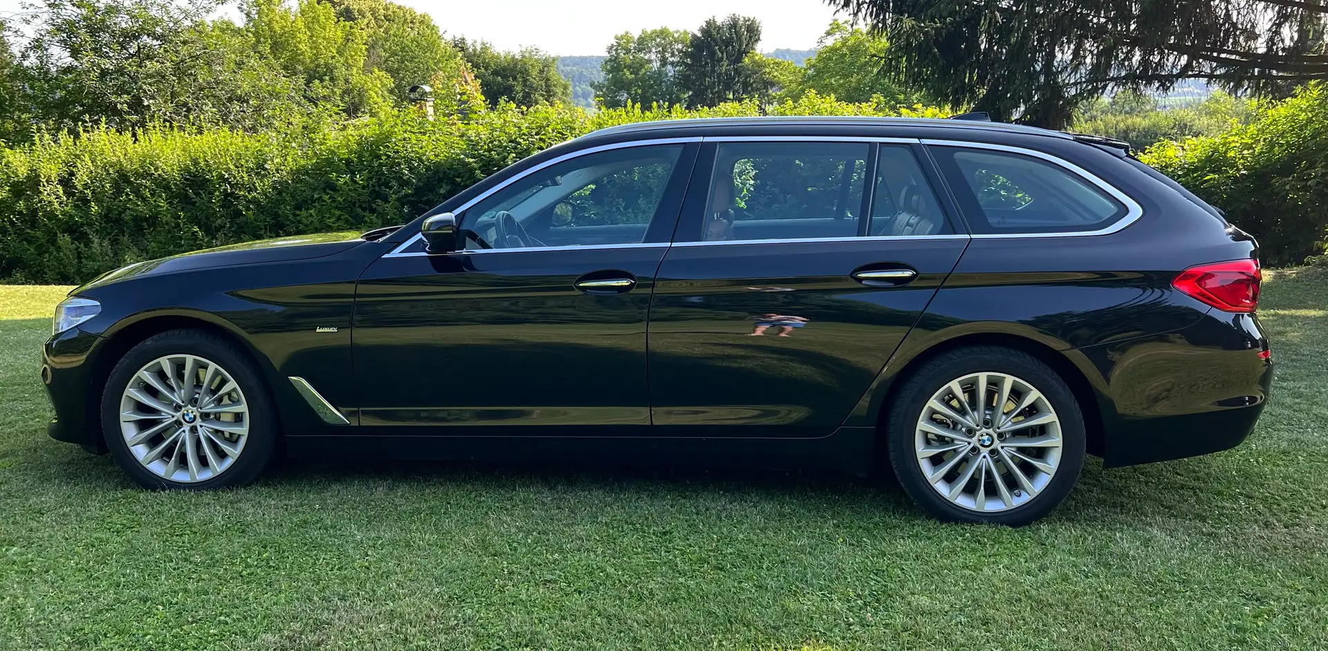 BMW 525 BMW 525d Touring Aut. Luxury Line Fekete - 2