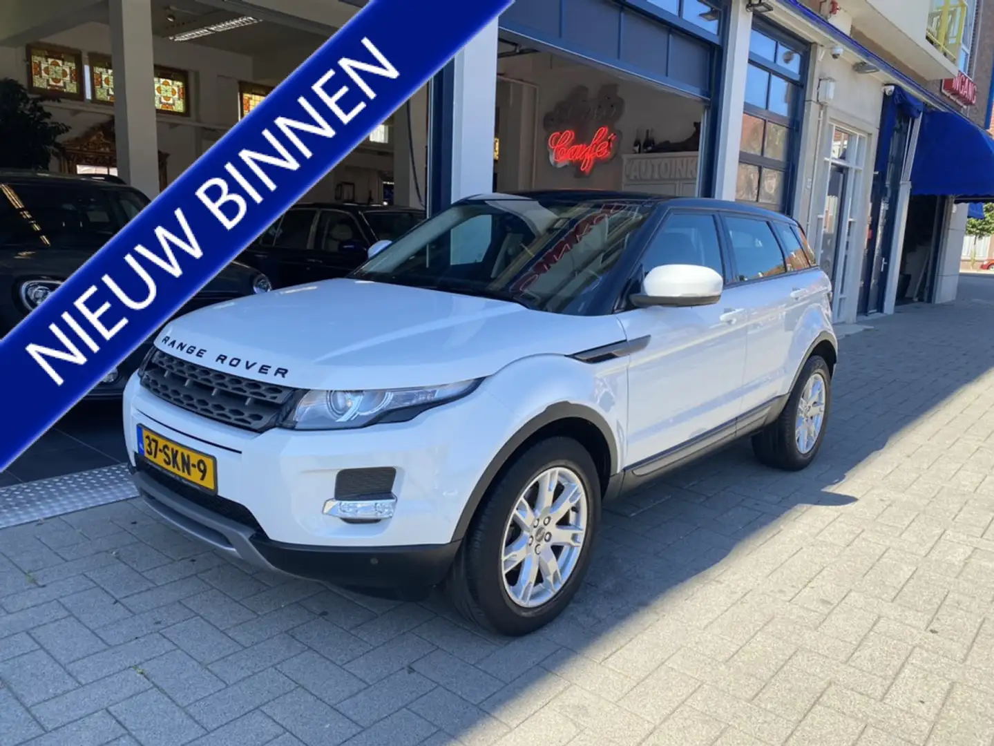 Land Rover Range Rover Evoque 2.2 TD4 4WD Pure NL AUTO/FULL OPTIONS/DEALER O.H Wit - 1