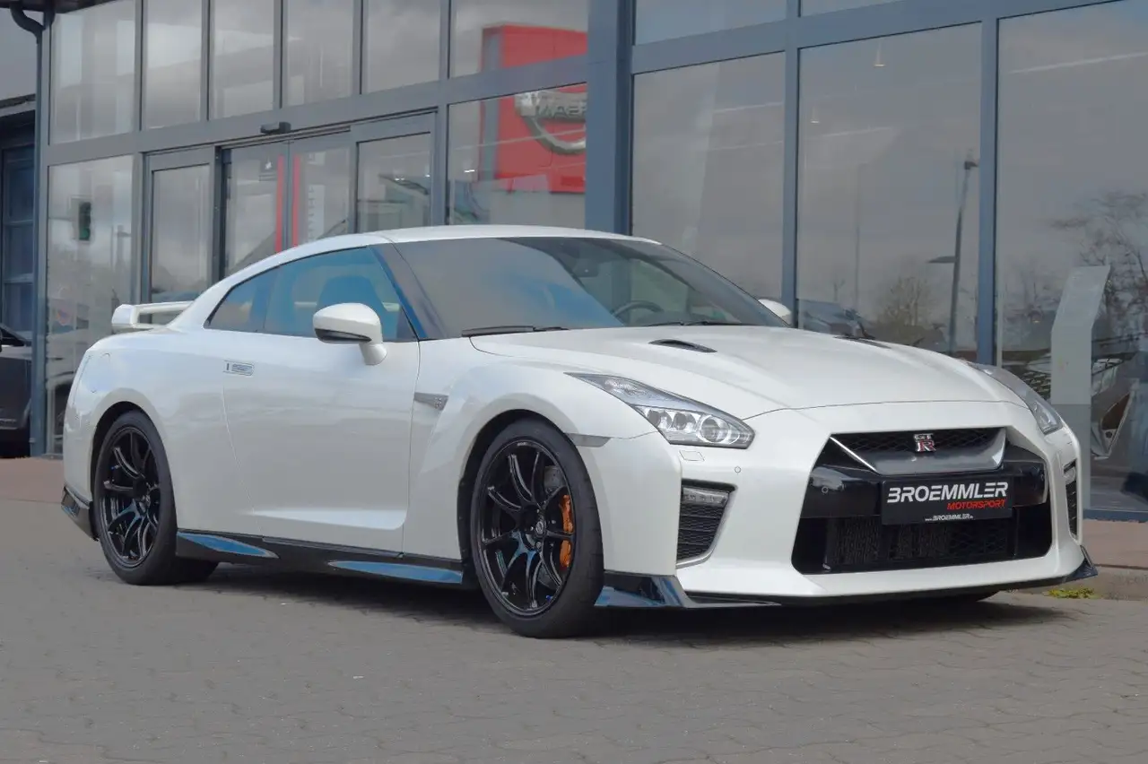 Nissan GT-R