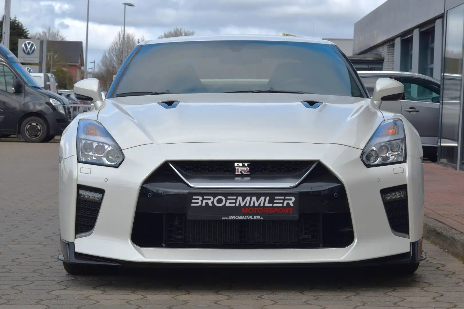 Nissan GT-R Track Edition Leder Black Edition Белый - 2