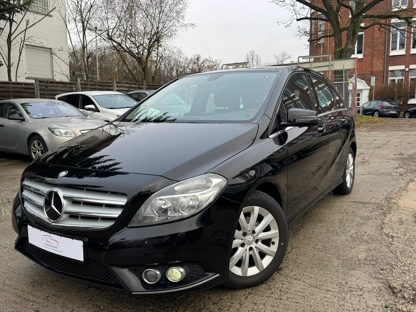 Mercedes-Benz B 180 B 180 +PDC*LMF*SitzHeiz* Schwarz - 1