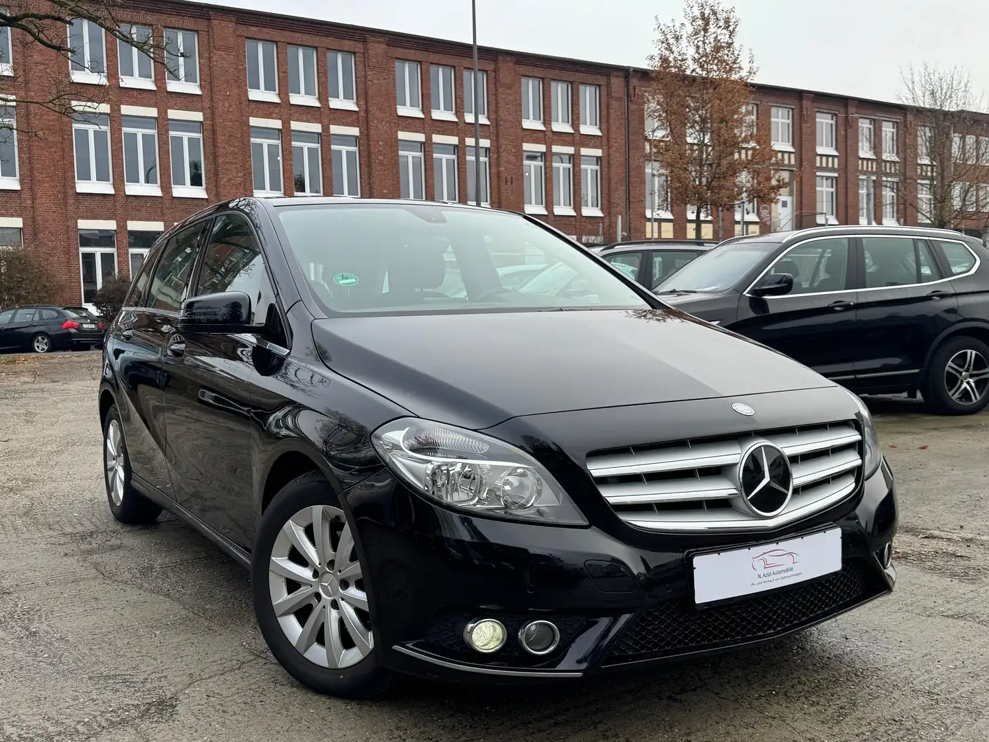 Mercedes-Benz B 180 B 180 +PDC*LMF*SitzHeiz* Schwarz - 2