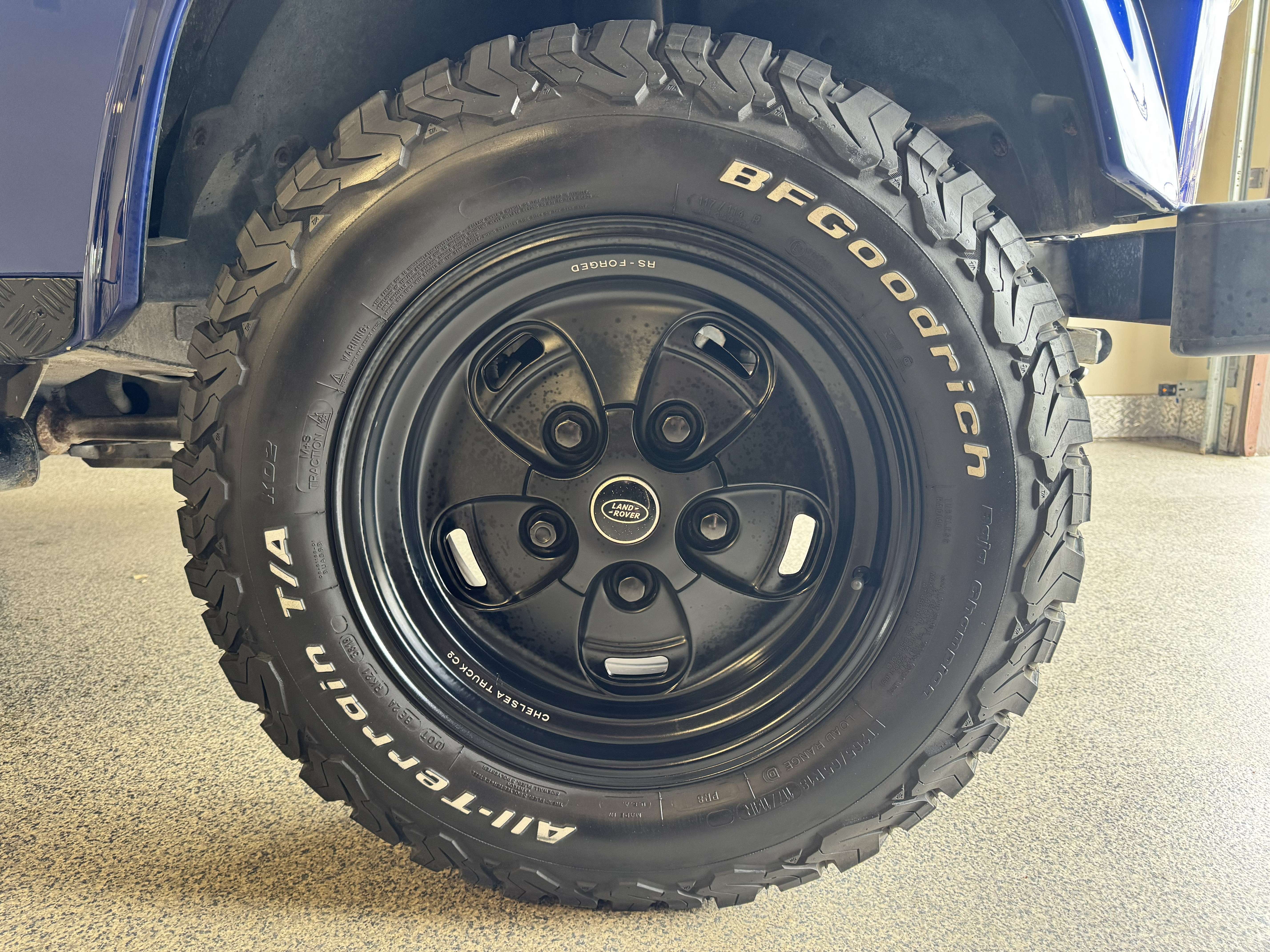 2002 Land Rover Defender thumb 19