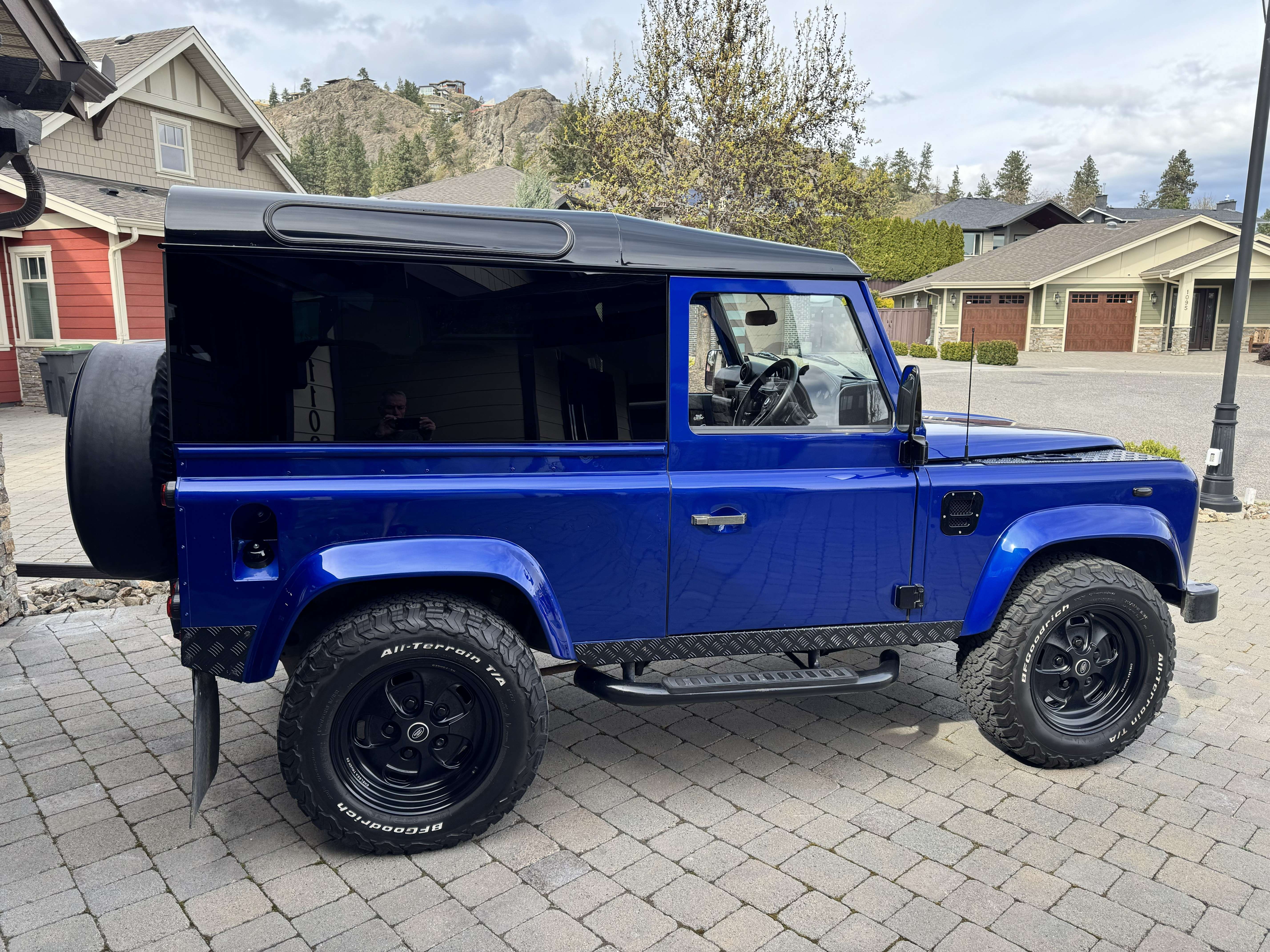 2002 Land Rover Defender thumb 6